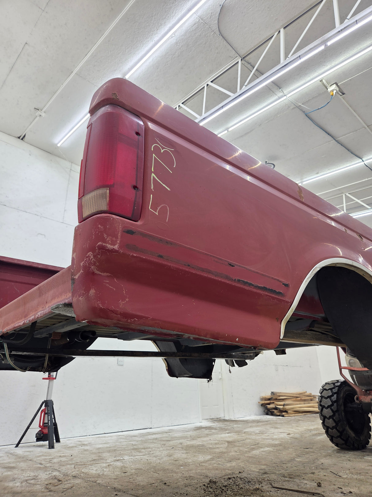 1987-1997 Ford F150 F250 F350 OBS 6' 9" Short Truck Bed