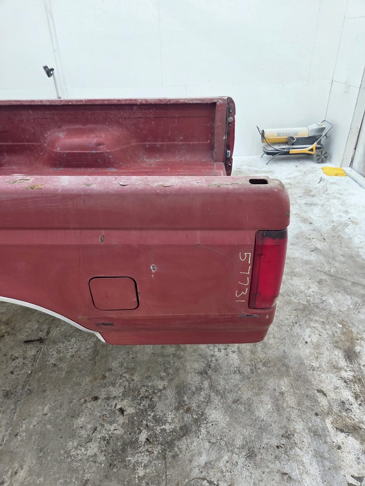 1987-1997 Ford F150 F250 F350 OBS 6' 9" Short Truck Bed