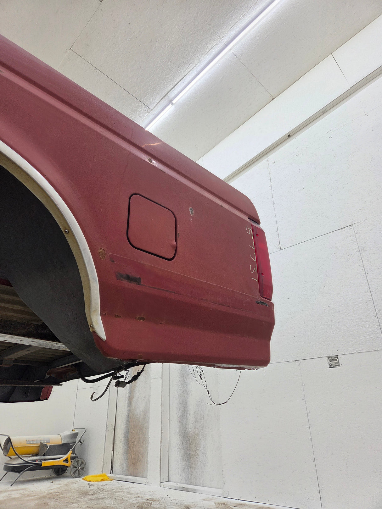 1987-1997 Ford F150 F250 F350 OBS 6' 9" Short Truck Bed