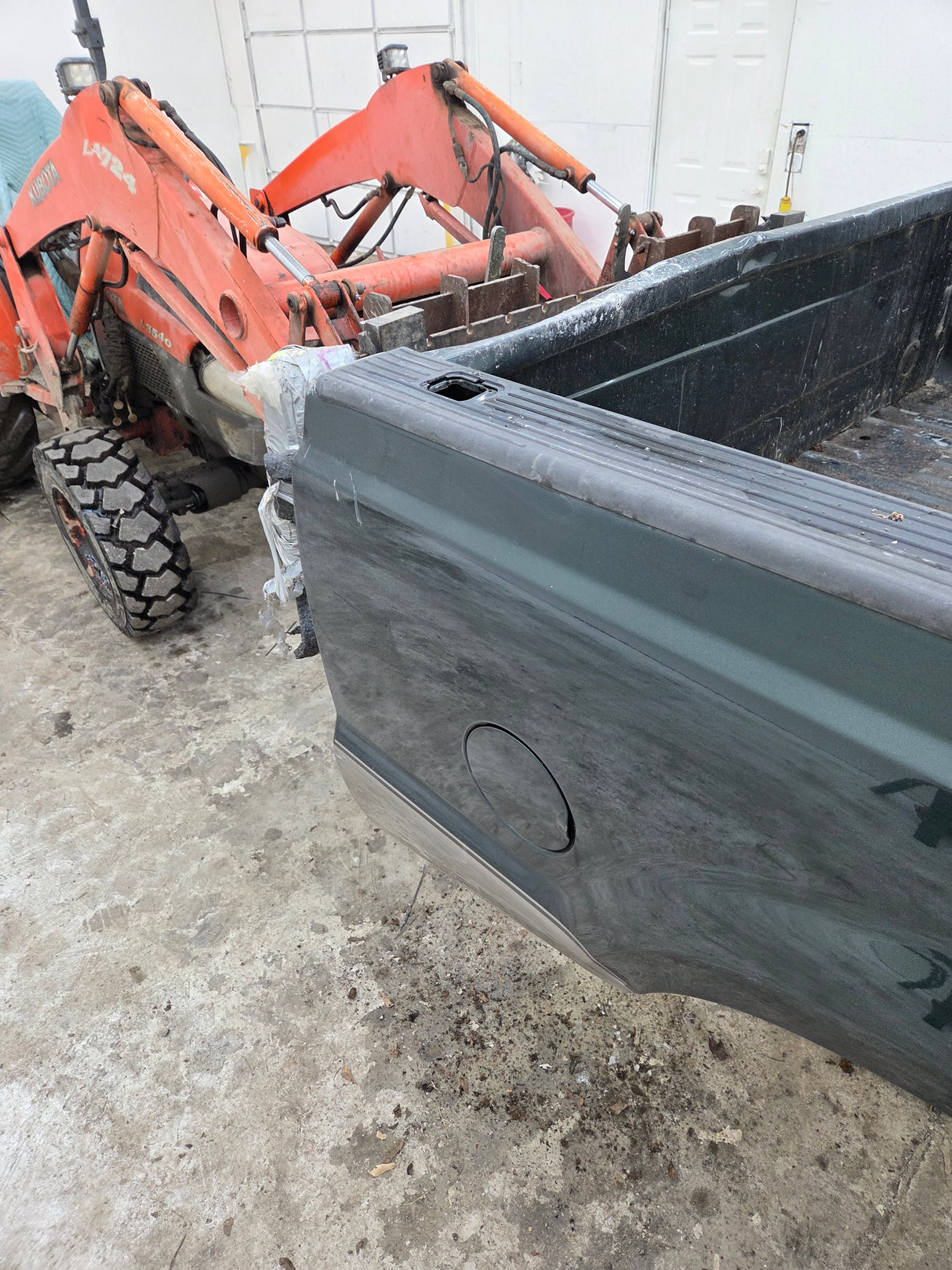 1999-2010 Ford Super Duty F250 F350 6' 9" Short Truck Bed