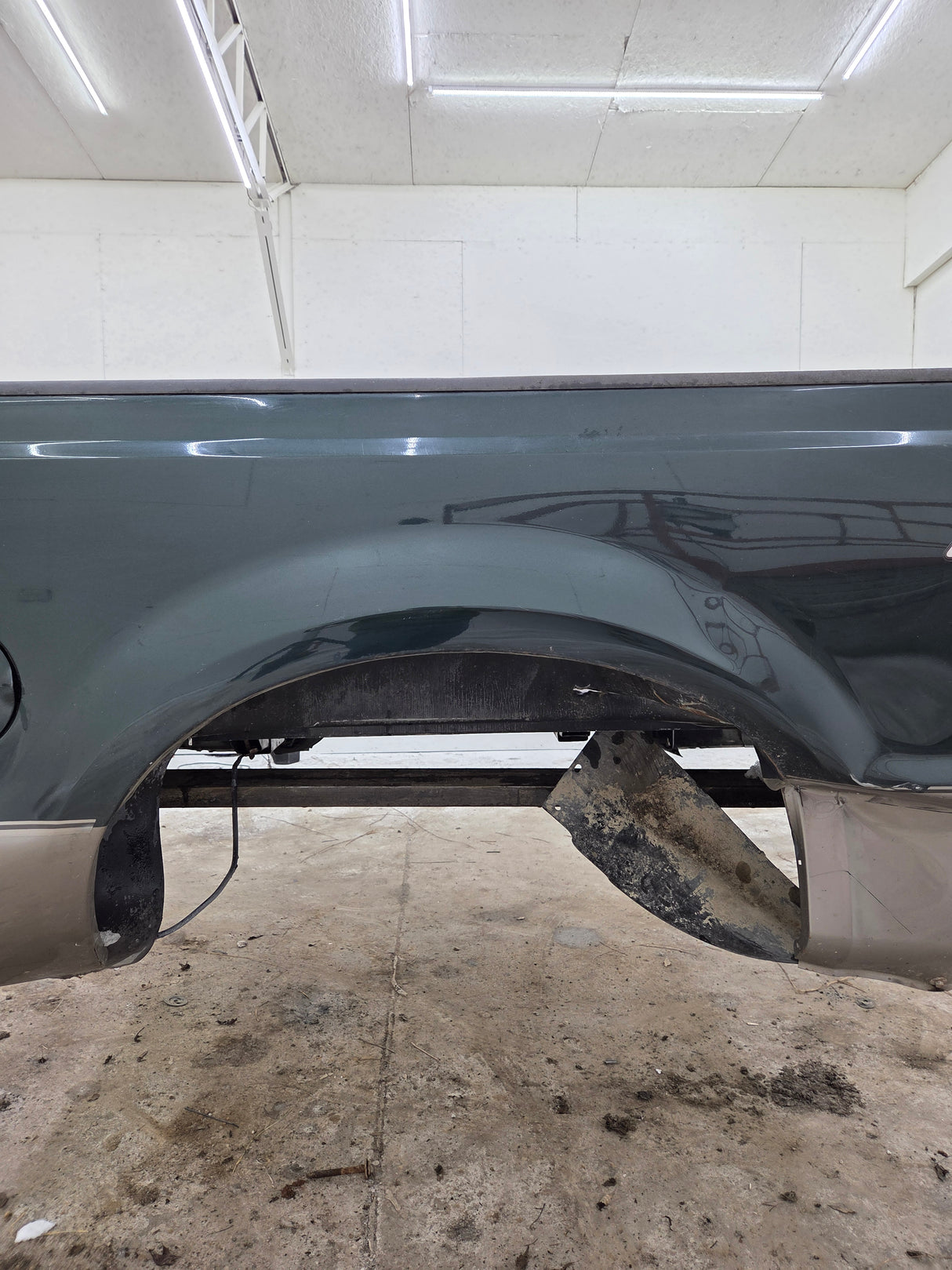 1999-2010 Ford Super Duty F250 F350 6' 9" Short Truck Bed