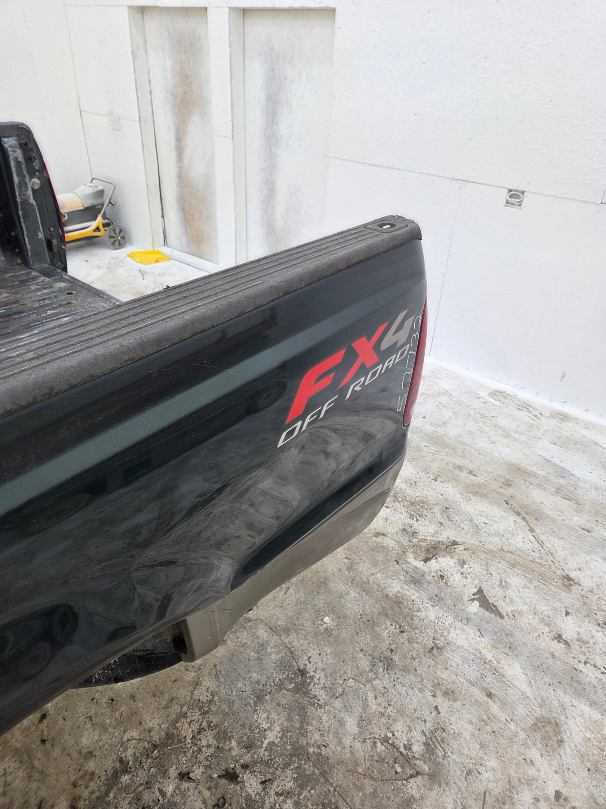 1999-2010 Ford Super Duty F250 F350 6' 9" Short Truck Bed