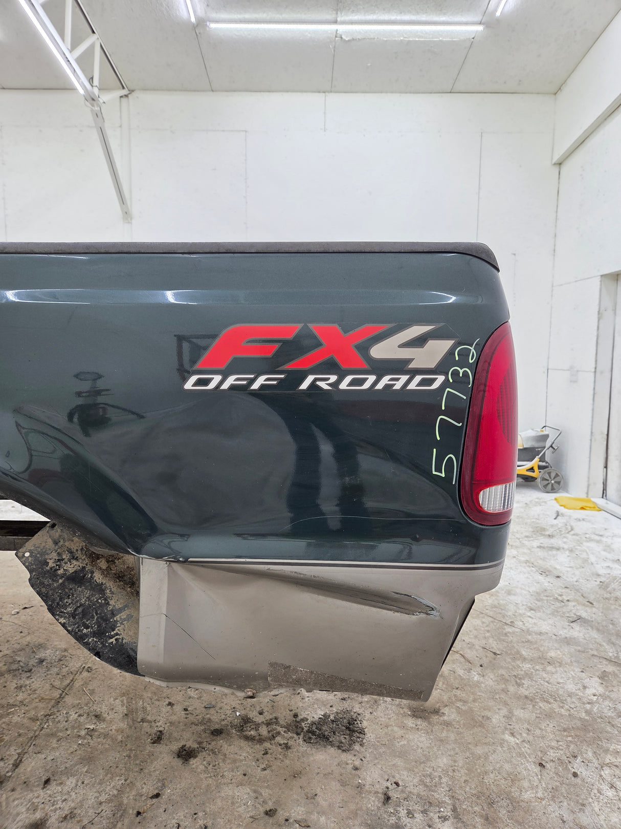 1999-2010 Ford Super Duty F250 F350 6' 9" Short Truck Bed