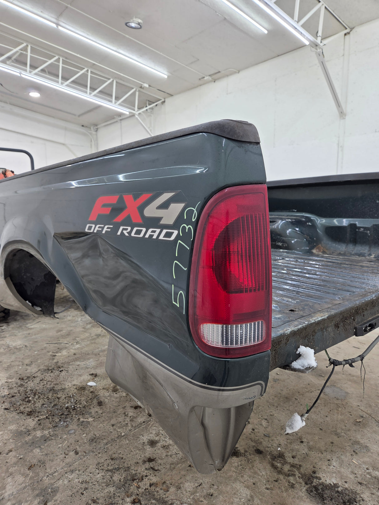 1999-2010 Ford Super Duty F250 F350 6' 9" Short Truck Bed