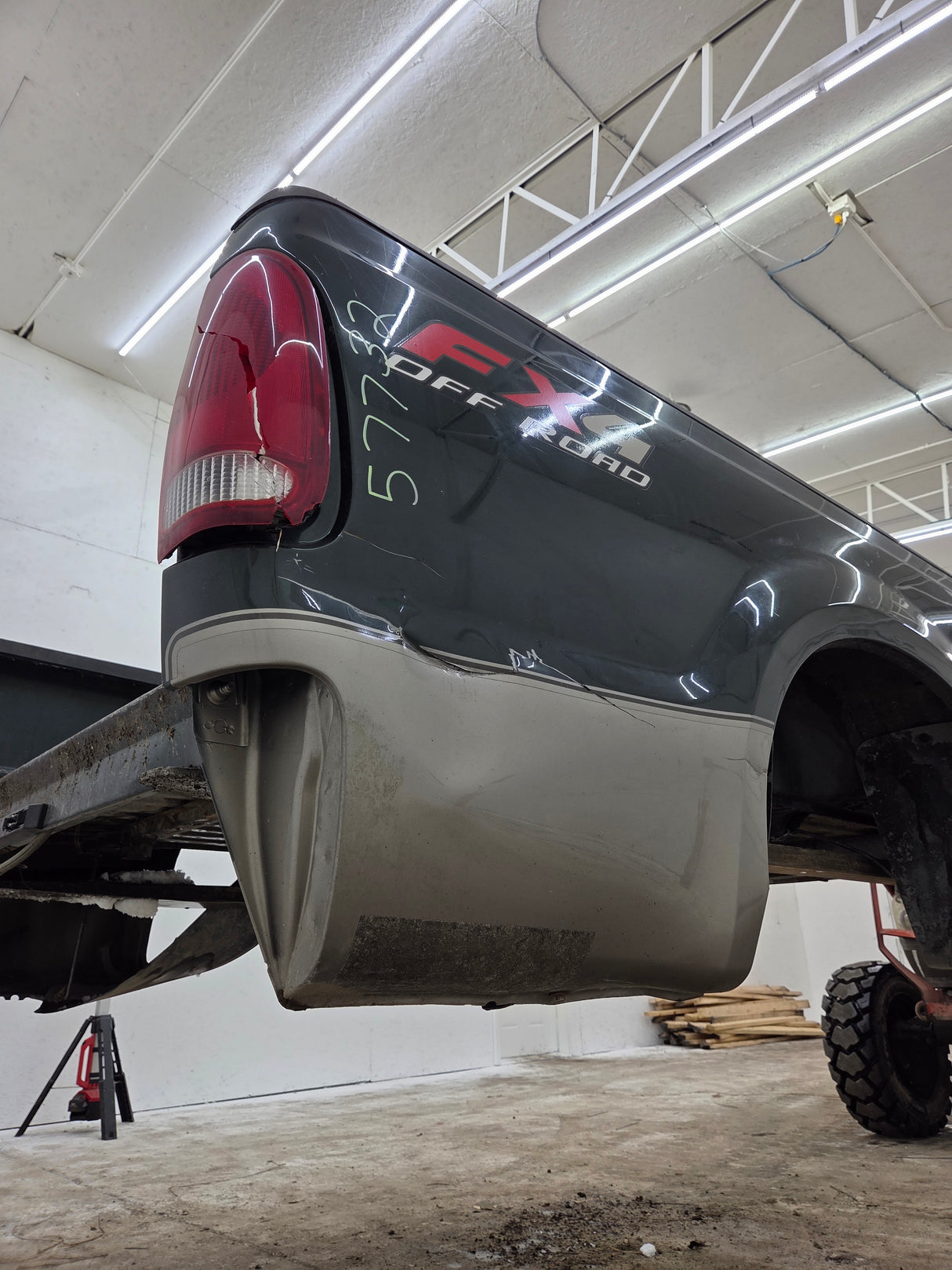 1999-2010 Ford Super Duty F250 F350 6' 9" Short Truck Bed