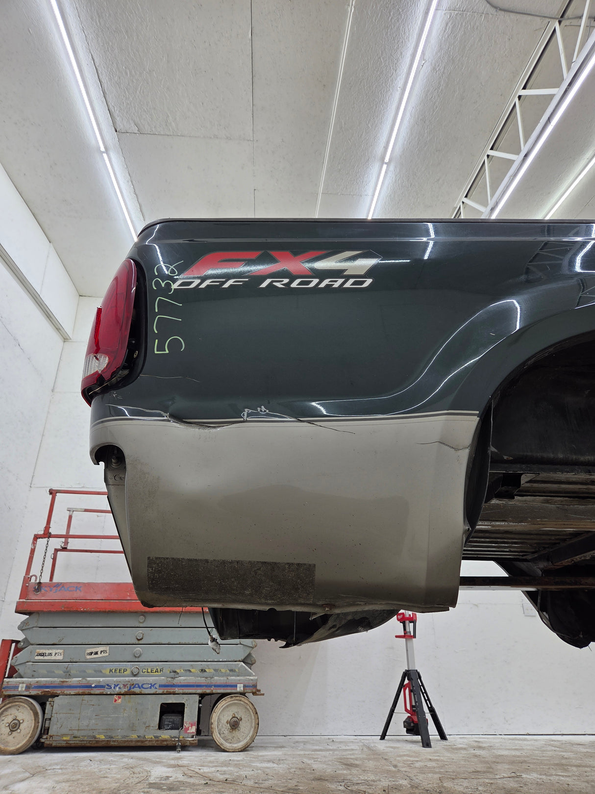 1999-2010 Ford Super Duty F250 F350 6' 9" Short Truck Bed