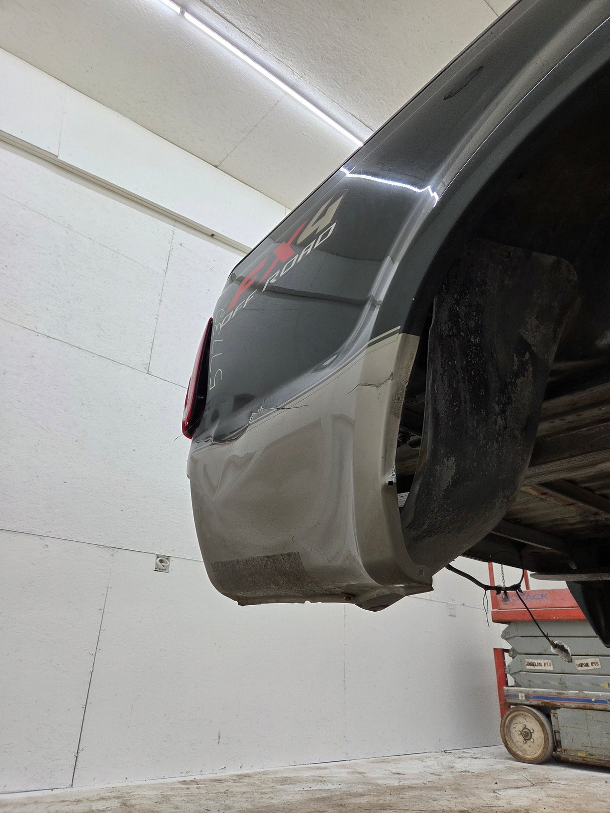 1999-2010 Ford Super Duty F250 F350 6' 9" Short Truck Bed