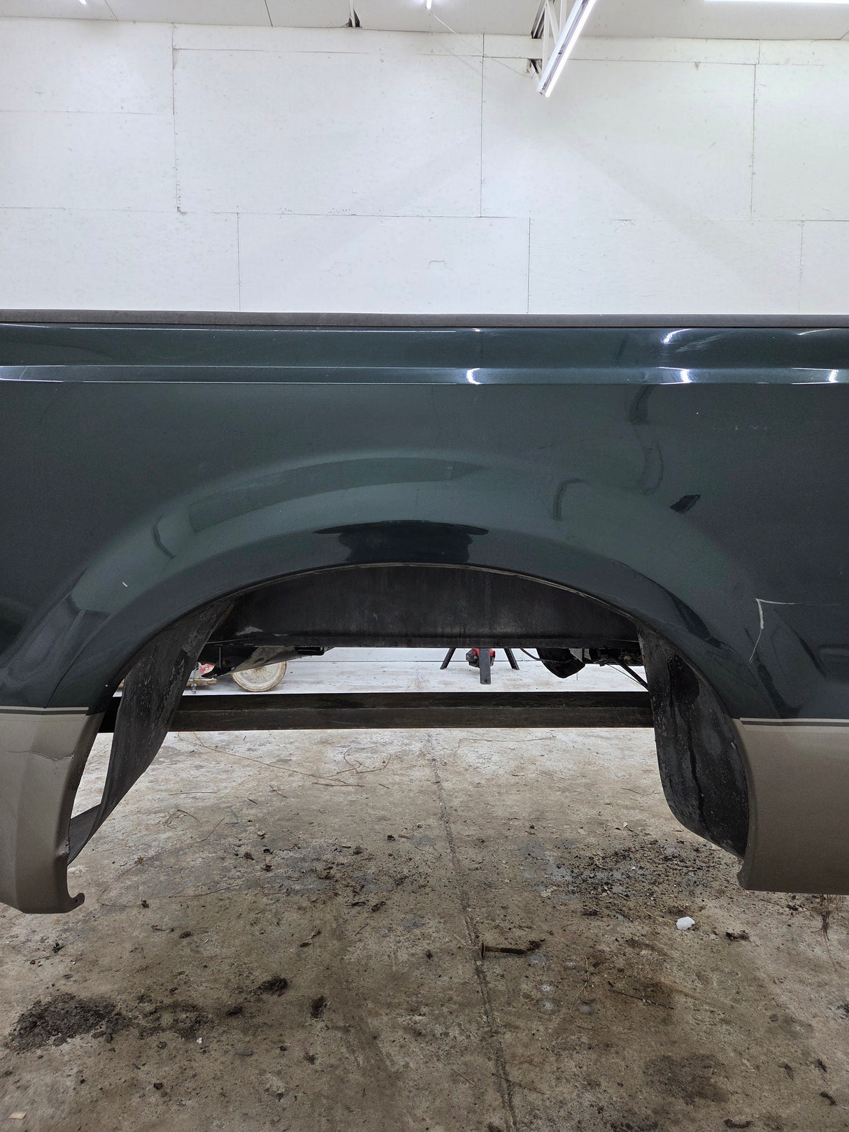 1999-2010 Ford Super Duty F250 F350 6' 9" Short Truck Bed