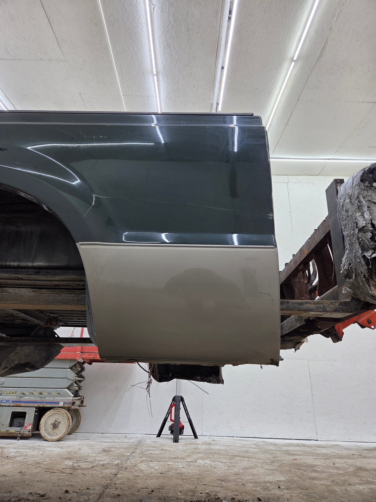 1999-2010 Ford Super Duty F250 F350 6' 9" Short Truck Bed