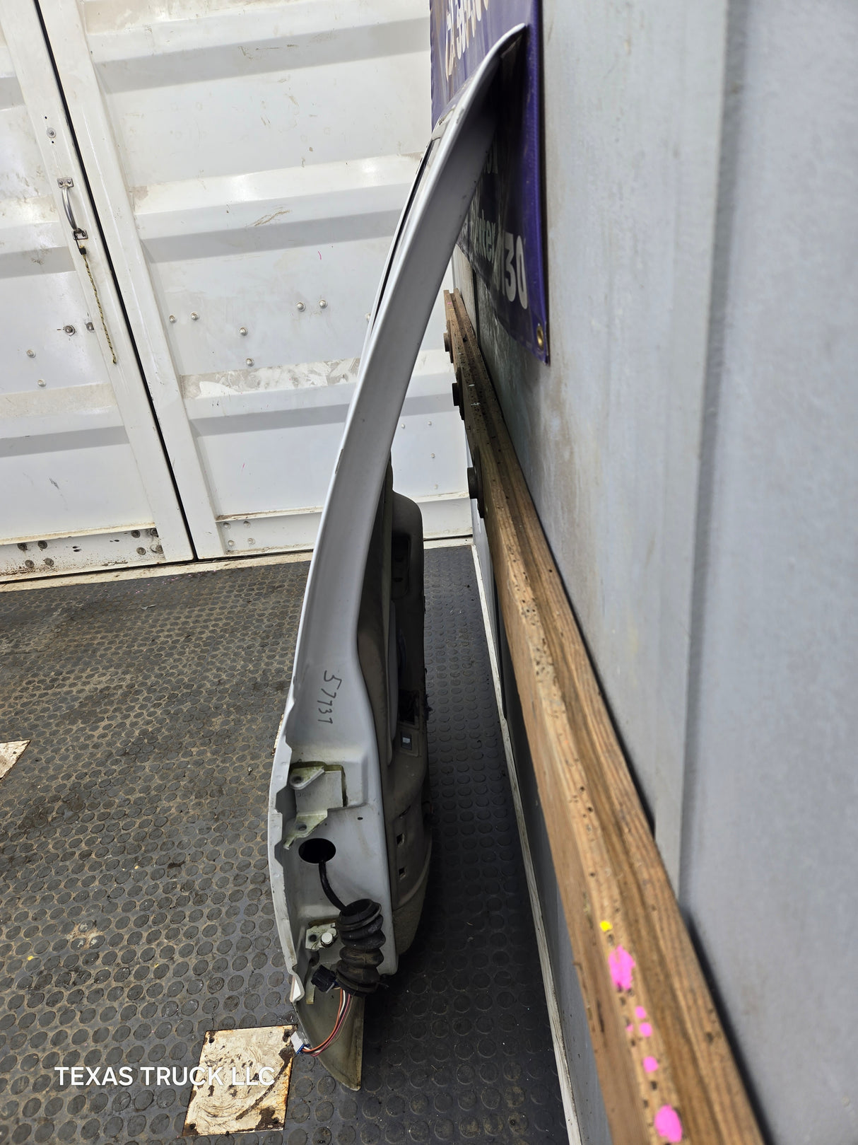 1992-2000 Chevrolet Silverado Suburban GMC Sierra K/C Series Crew Cab RH Rear Passenger Side Door