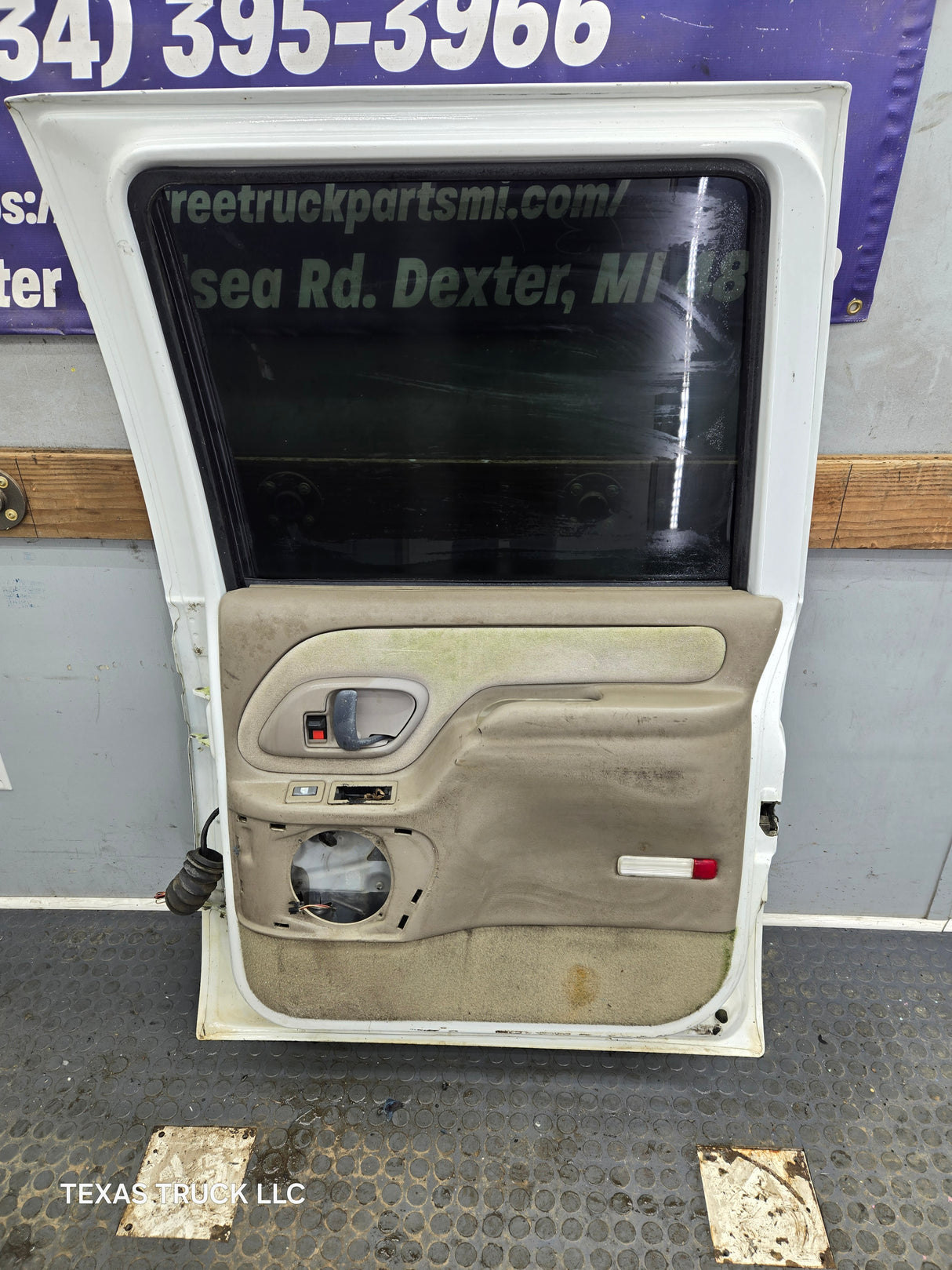 1992-2000 Chevrolet Silverado Suburban GMC Sierra K/C Series Crew Cab RH Rear Passenger Side Door