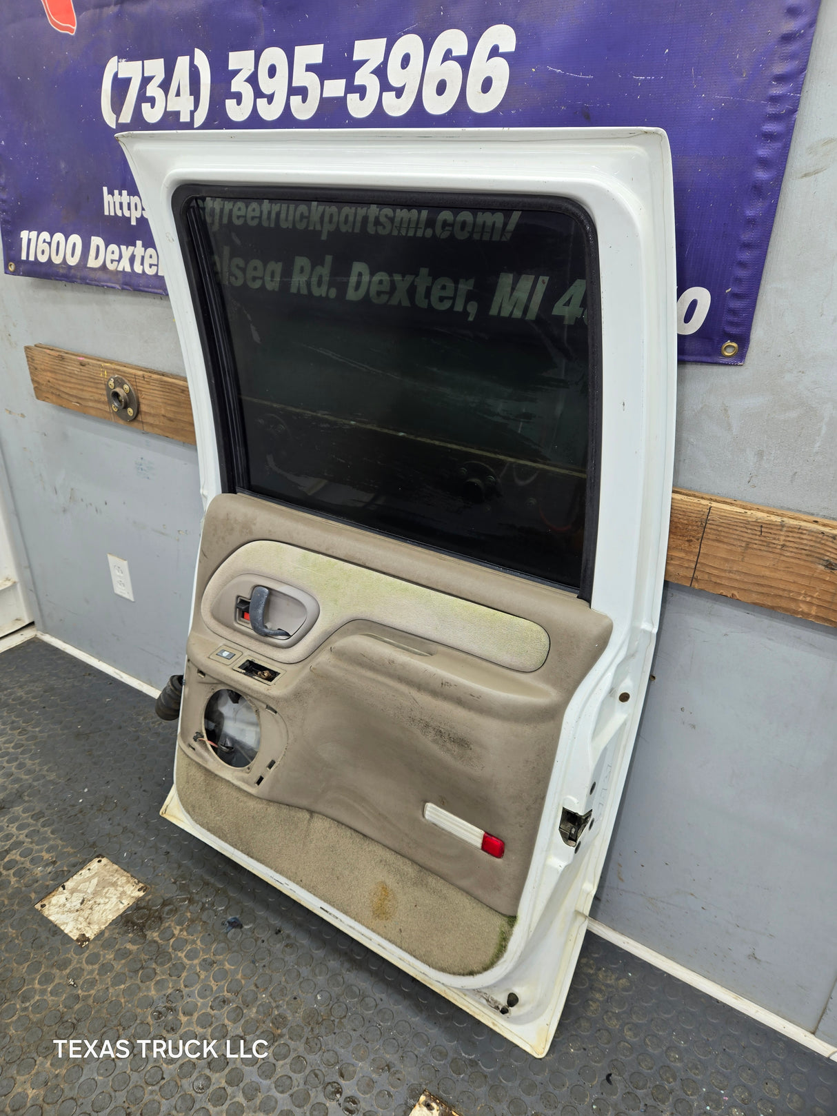 1992-2000 Chevrolet Silverado Suburban GMC Sierra K/C Series Crew Cab RH Rear Passenger Side Door