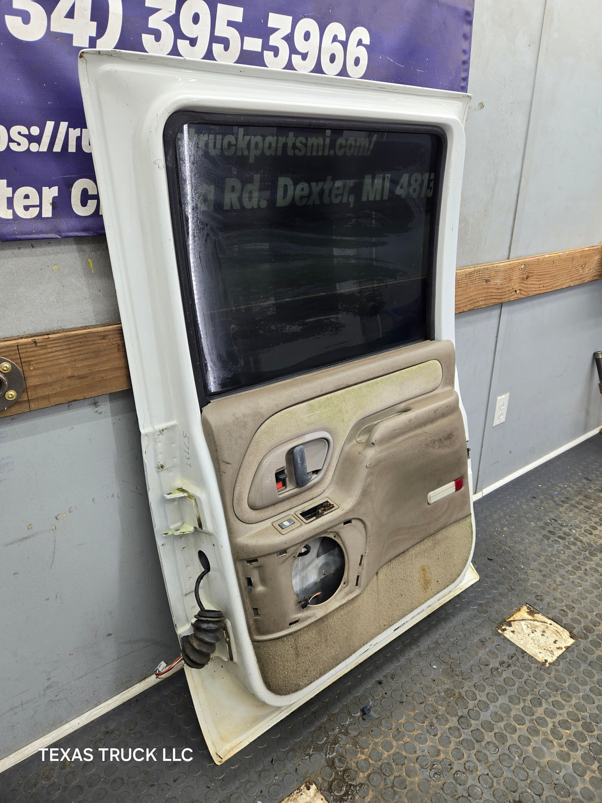 1992-2000 Chevrolet Silverado Suburban GMC Sierra K/C Series Crew Cab RH Rear Passenger Side Door