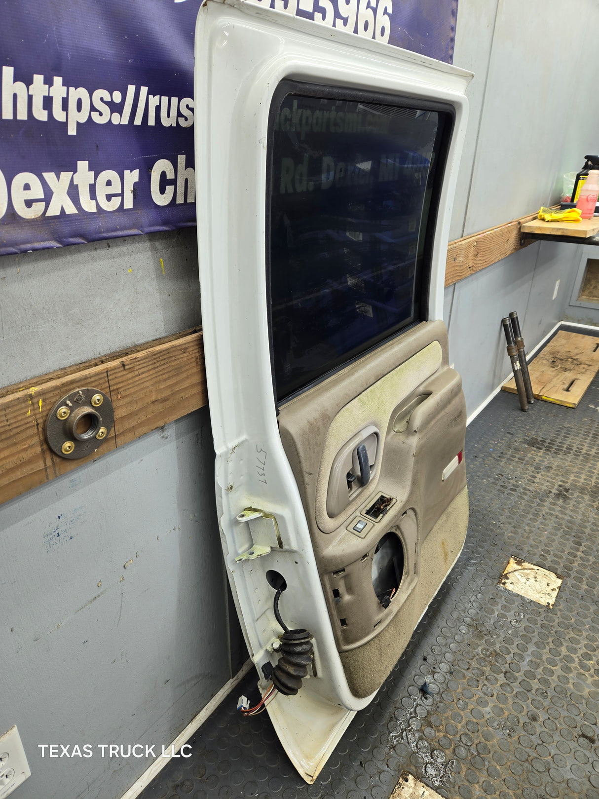 1992-2000 Chevrolet Silverado Suburban GMC Sierra K/C Series Crew Cab RH Rear Passenger Side Door