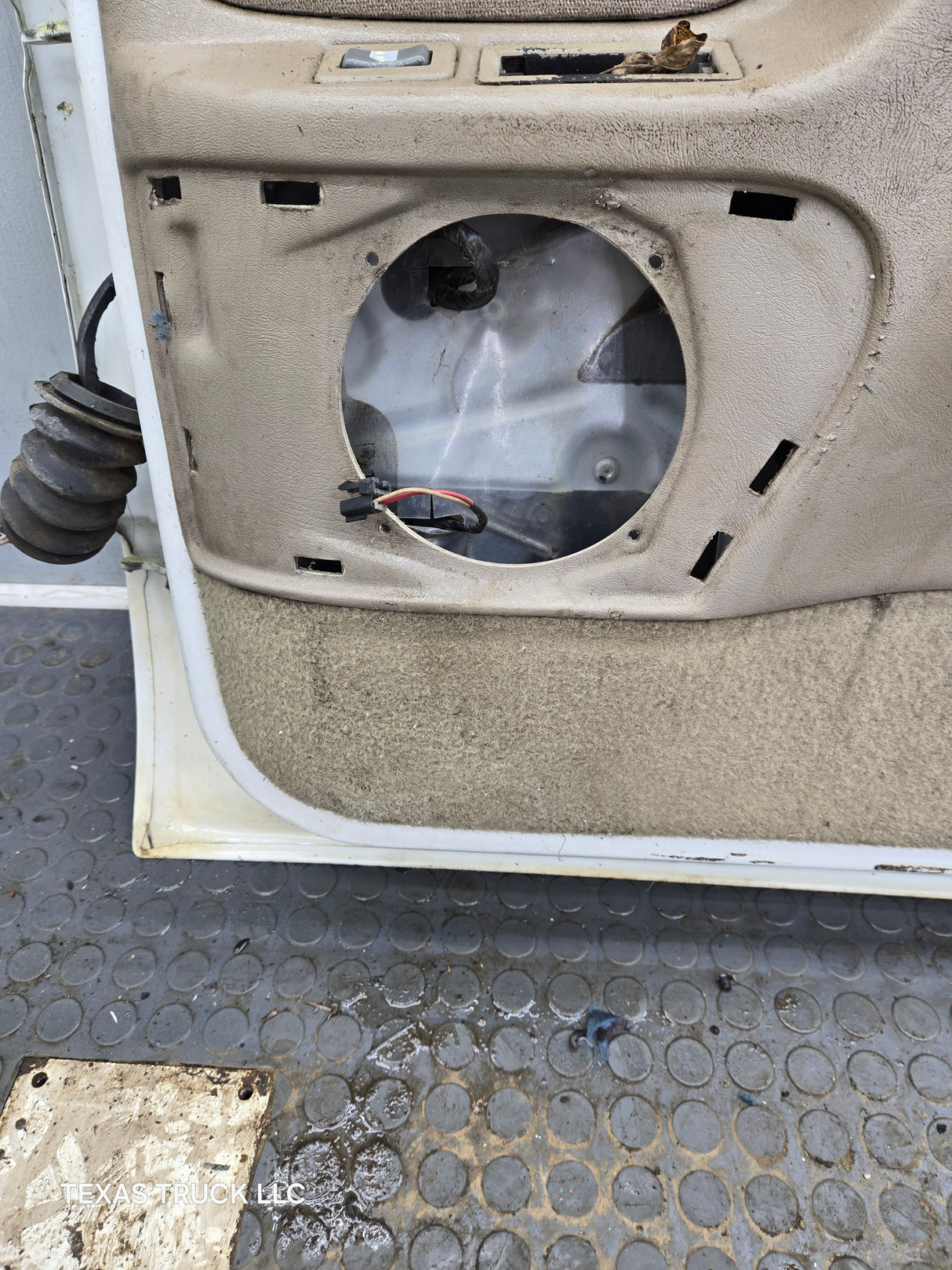 1992-2000 Chevrolet Silverado Suburban GMC Sierra K/C Series Crew Cab RH Rear Passenger Side Door