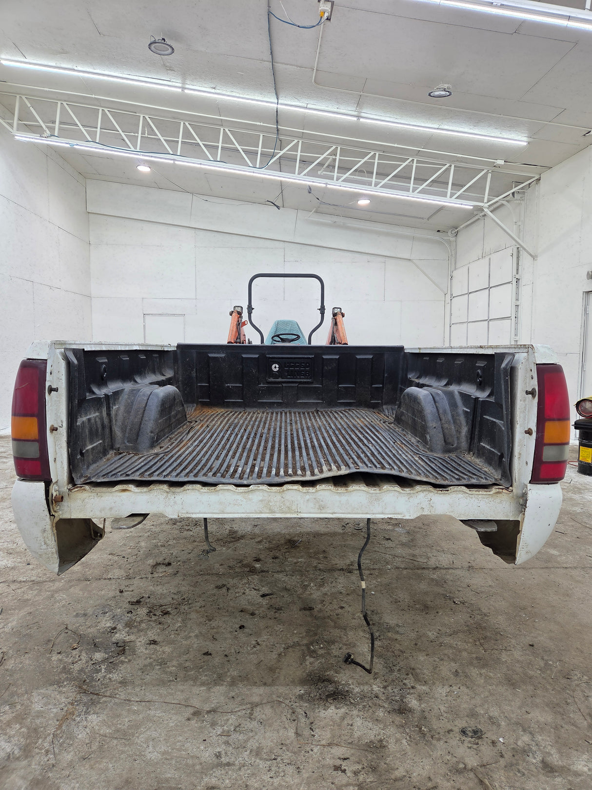 1999-2007 Chevrolet Silverado / GMC Sierra 6' 6" Short Truck Bed