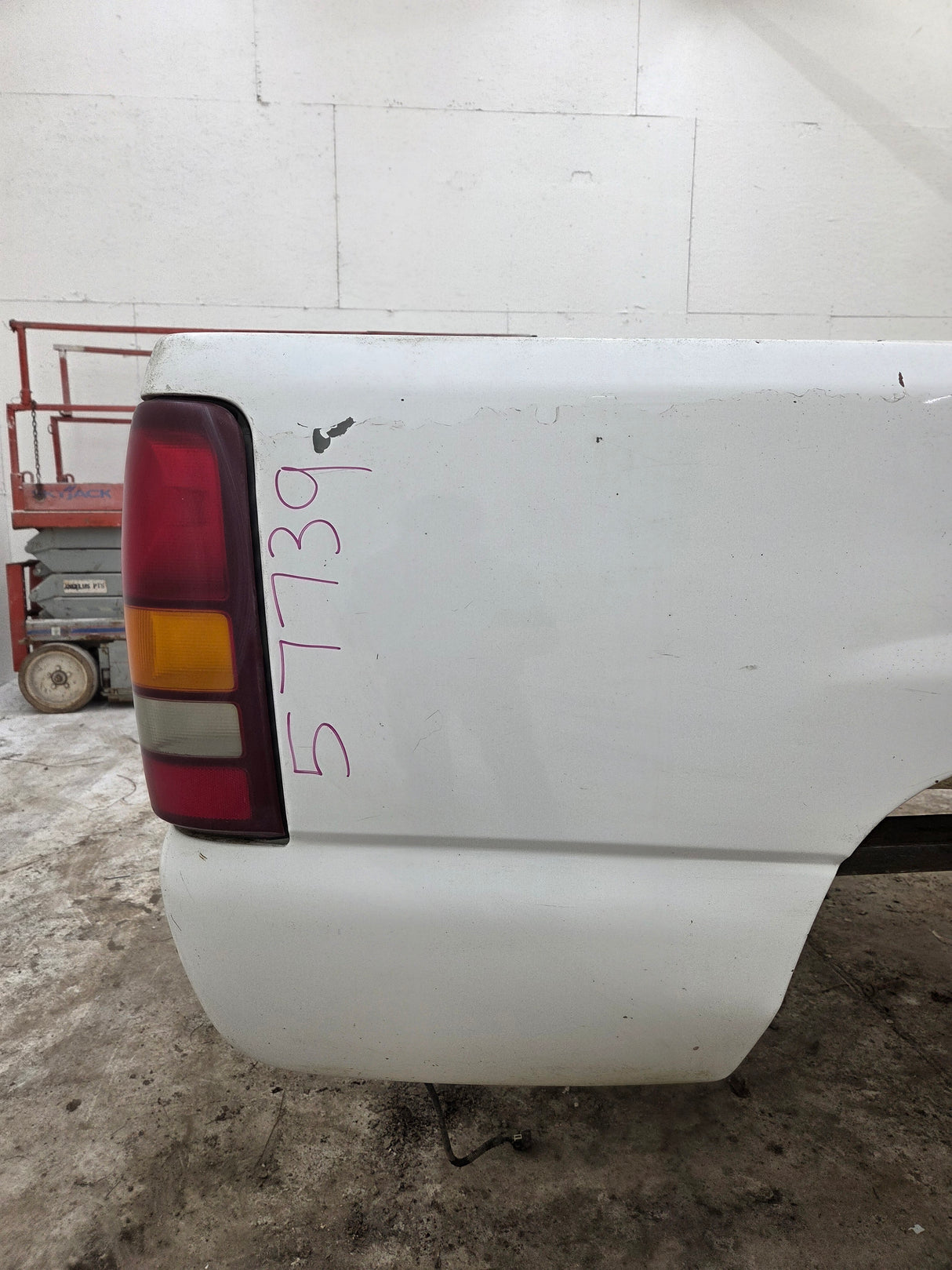 1999-2007 Chevrolet Silverado / GMC Sierra 6' 6" Short Truck Bed