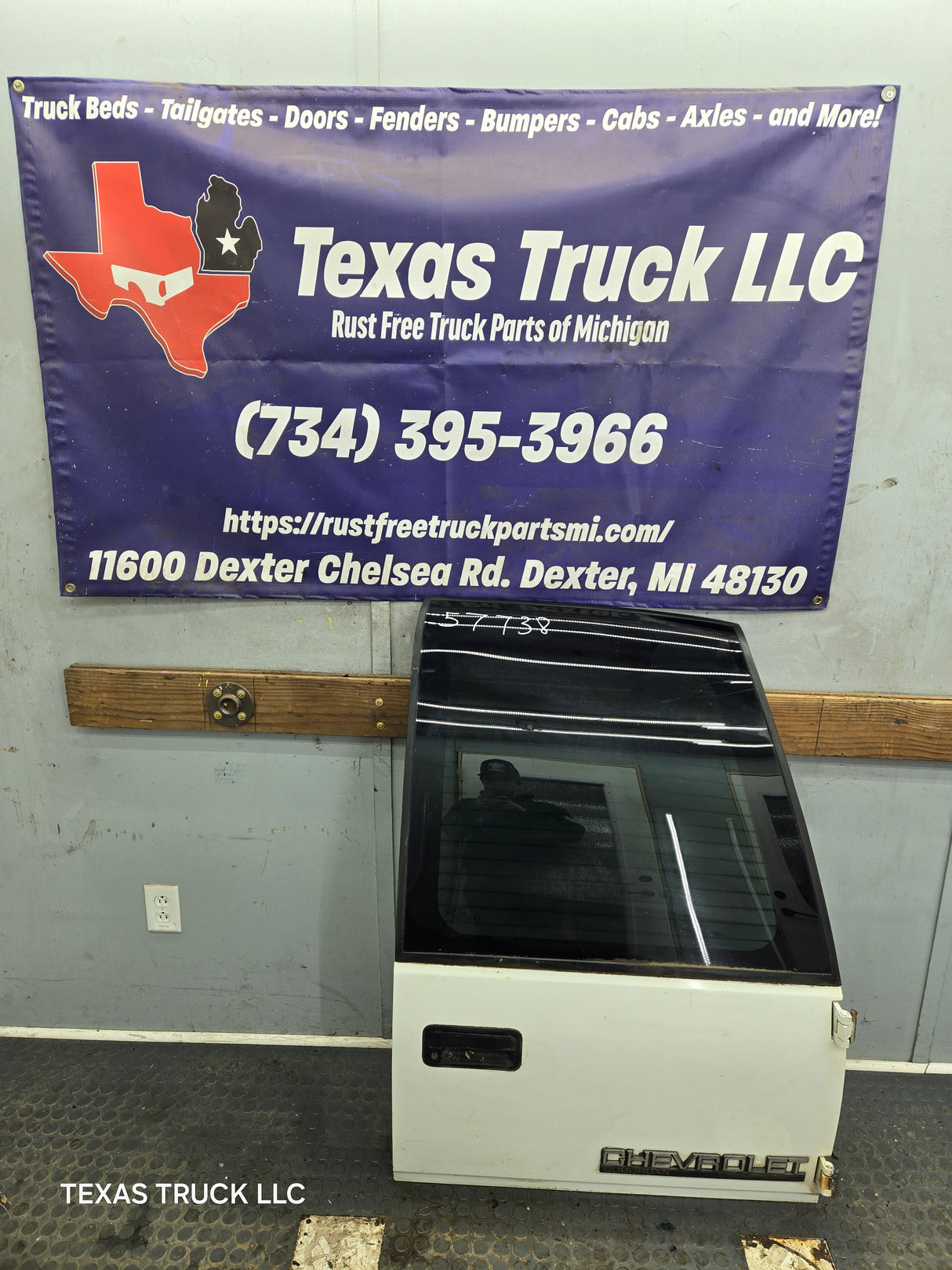 1992-1999 Chevrolet Suburban RH Passenger Trunk Barn Rear Door