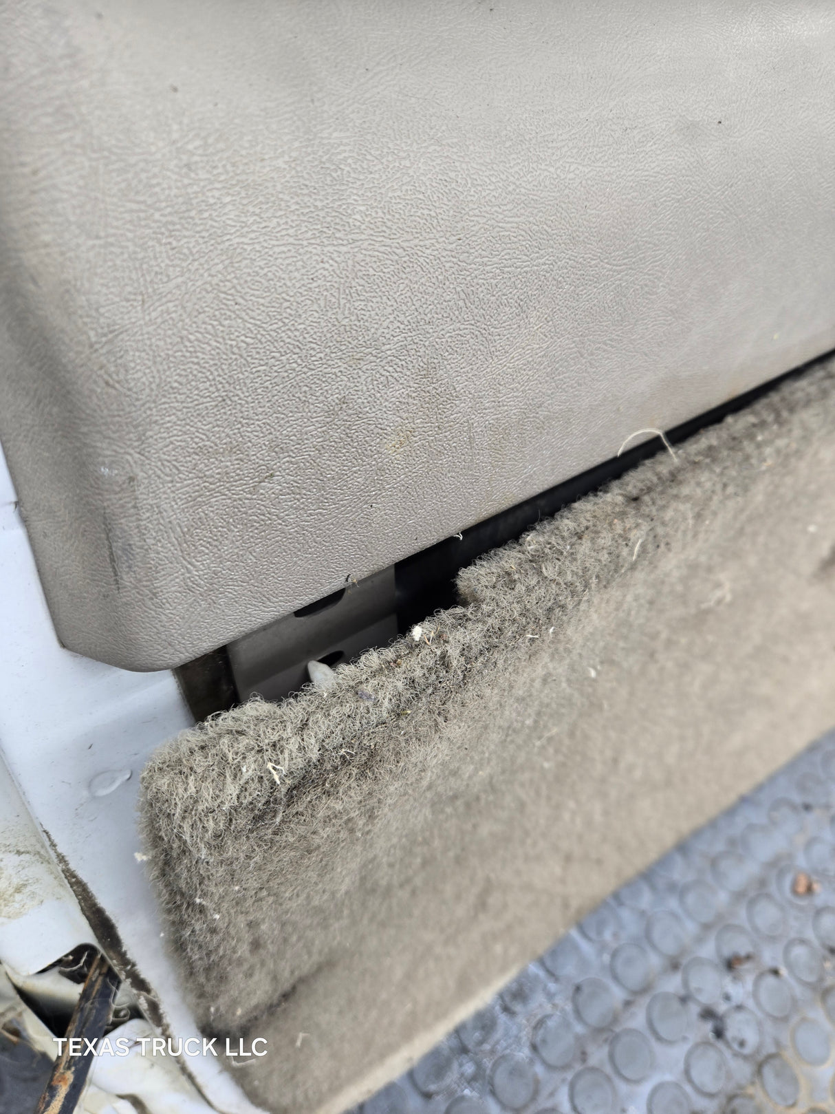 1992-1999 Chevrolet Suburban RH Passenger Trunk Barn Rear Door