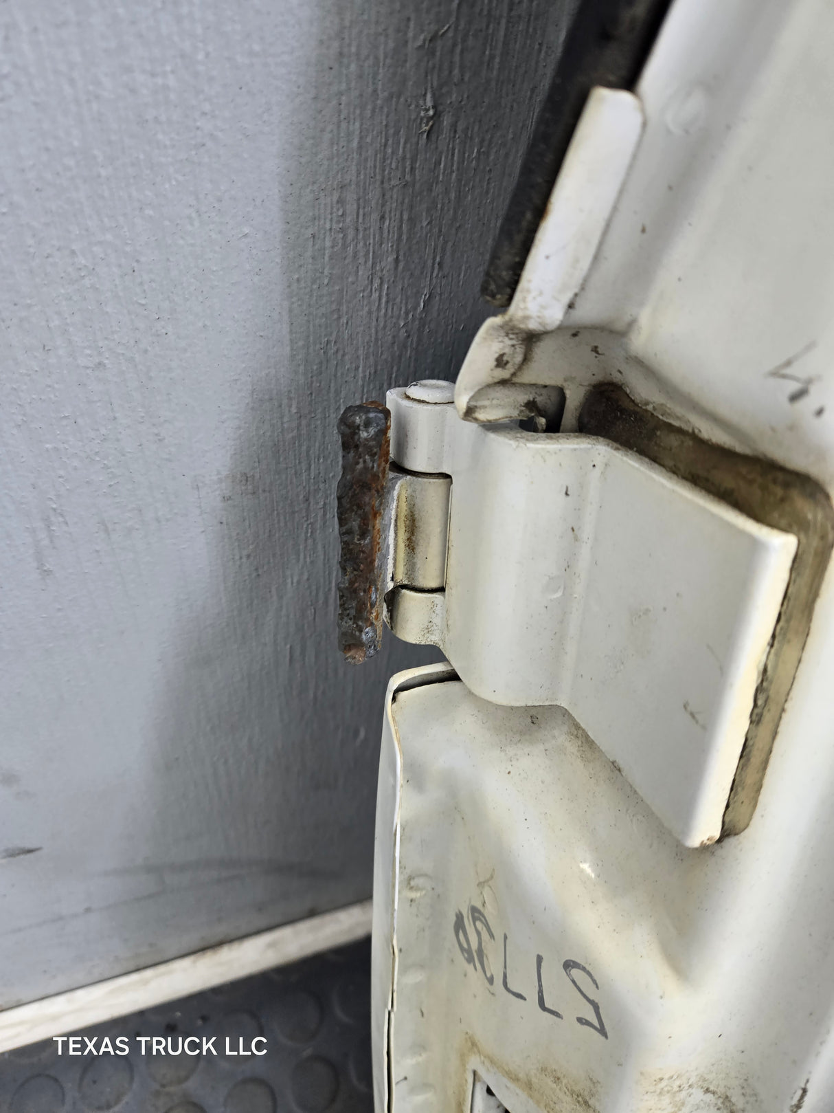 1992-1999 Chevrolet Suburban RH Passenger Trunk Barn Rear Door