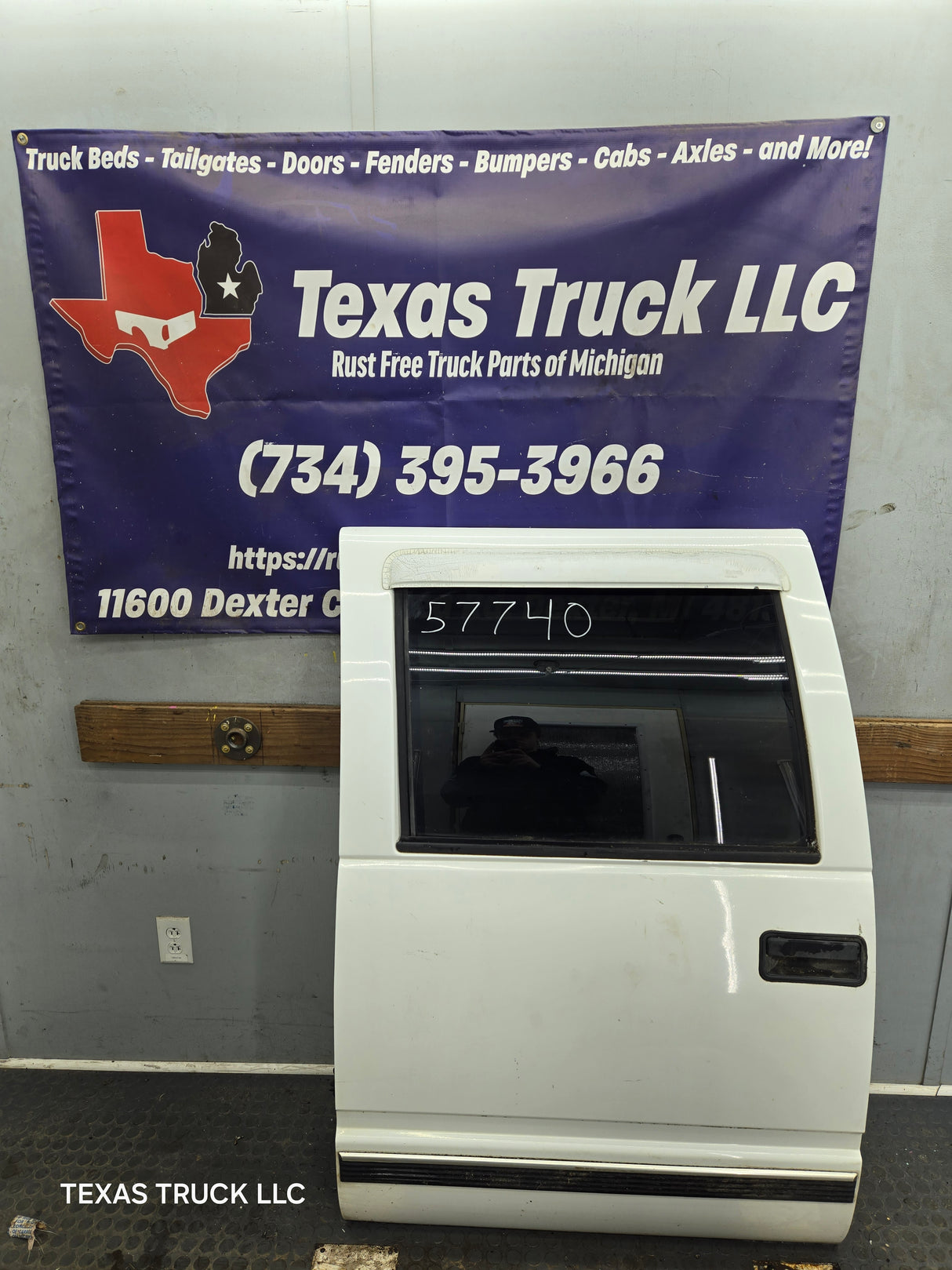 1992-2000 Chevrolet Silverado Suburban GMC Sierra K1500 K2500 K3500 Crew Cab LH Rear Driver Door