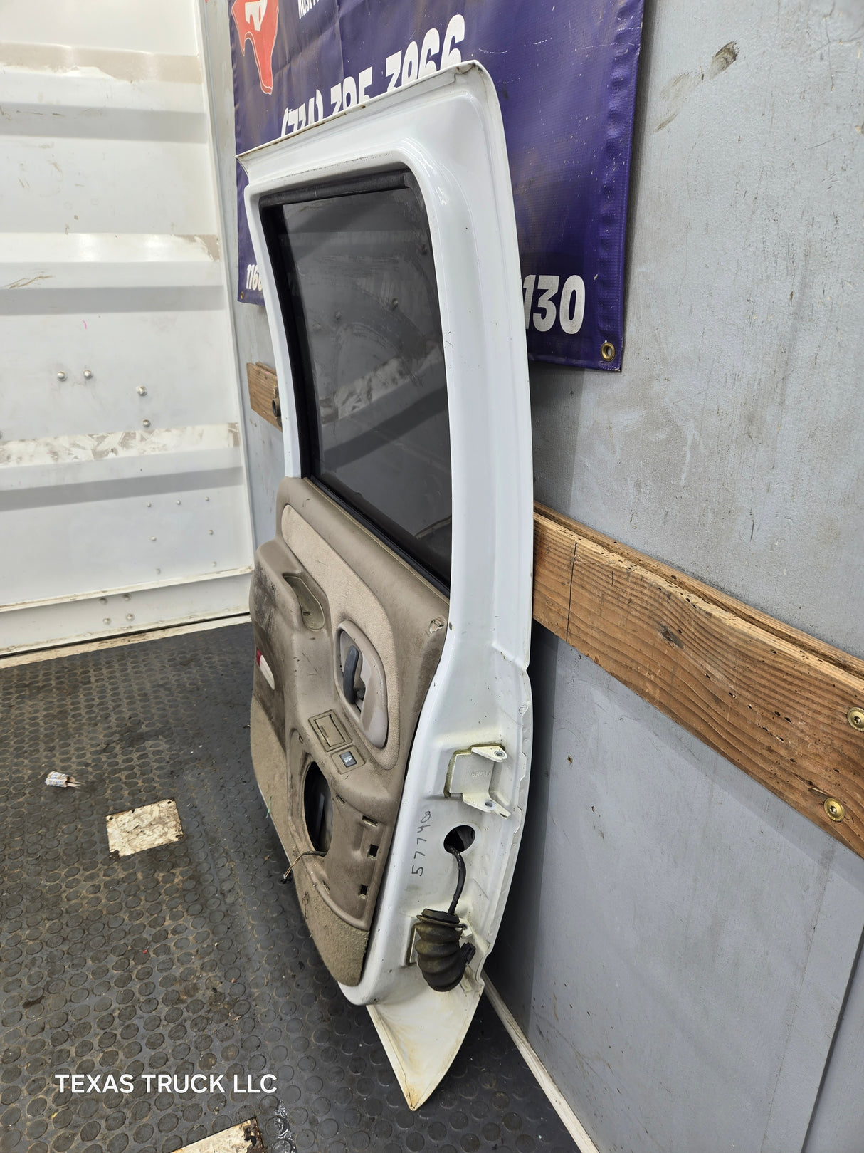 1992-2000 Chevrolet Silverado Suburban GMC Sierra K1500 K2500 K3500 Crew Cab LH Rear Driver Door