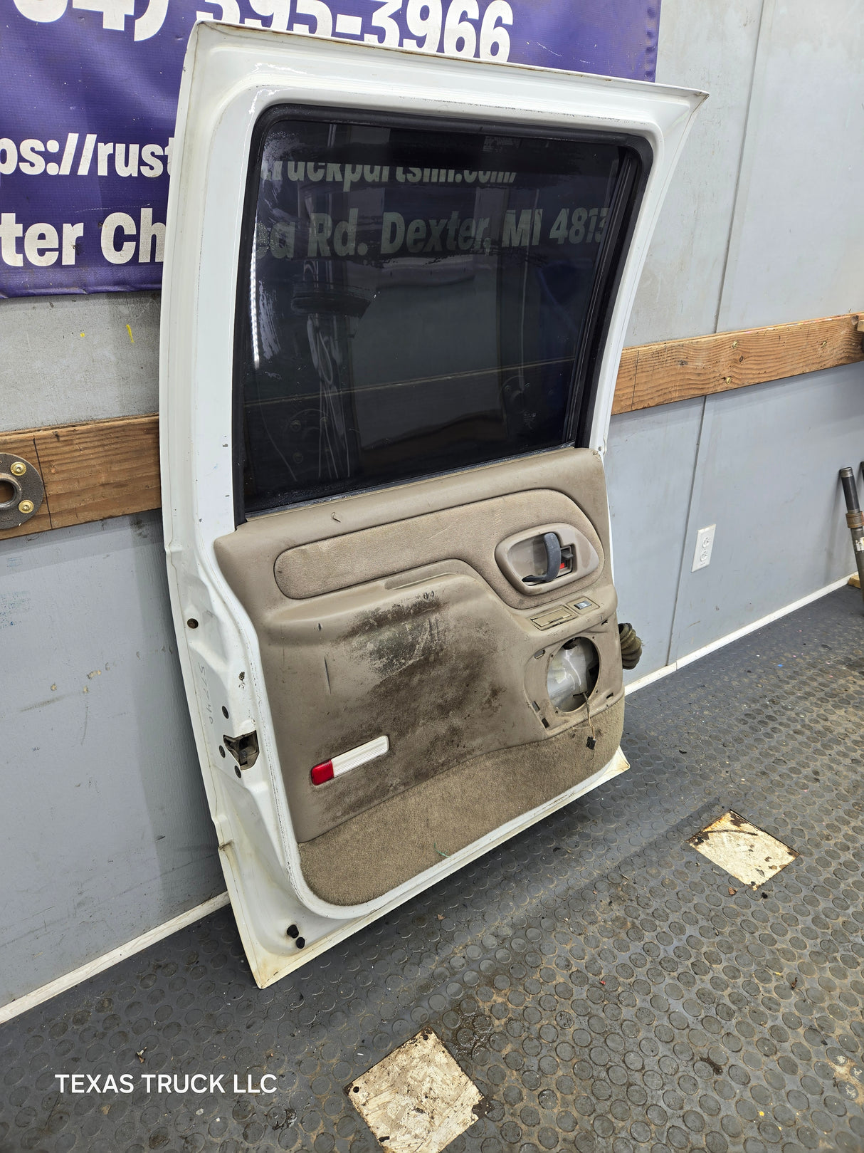 1992-2000 Chevrolet Silverado Suburban GMC Sierra K1500 K2500 K3500 Crew Cab LH Rear Driver Door