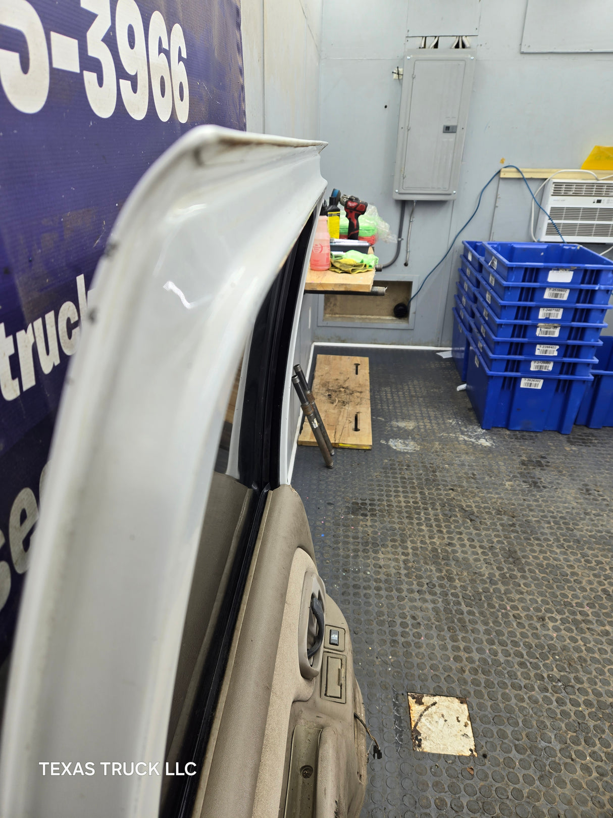 1992-2000 Chevrolet Silverado Suburban GMC Sierra K1500 K2500 K3500 Crew Cab LH Rear Driver Door