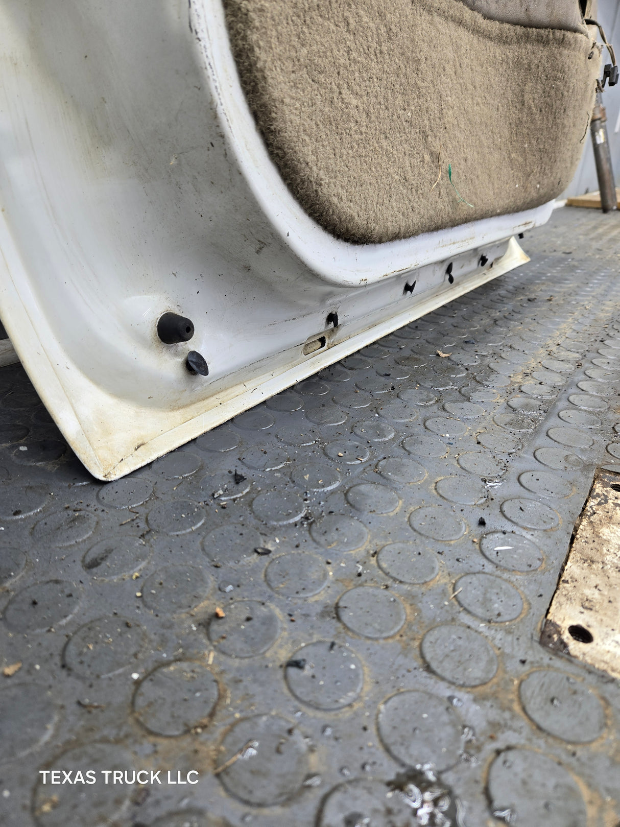 1992-2000 Chevrolet Silverado Suburban GMC Sierra K1500 K2500 K3500 Crew Cab LH Rear Driver Door