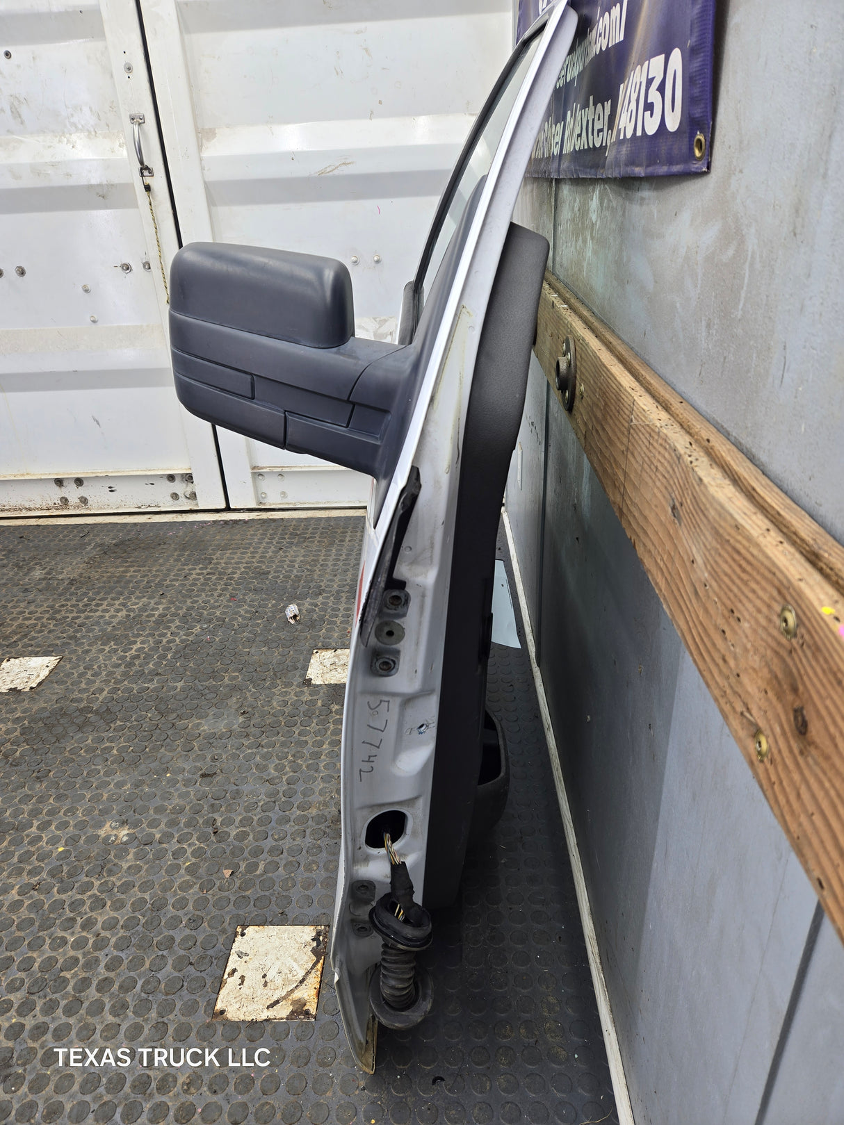 2009-2014 Ford F150 RH Passenger Side Front Door
