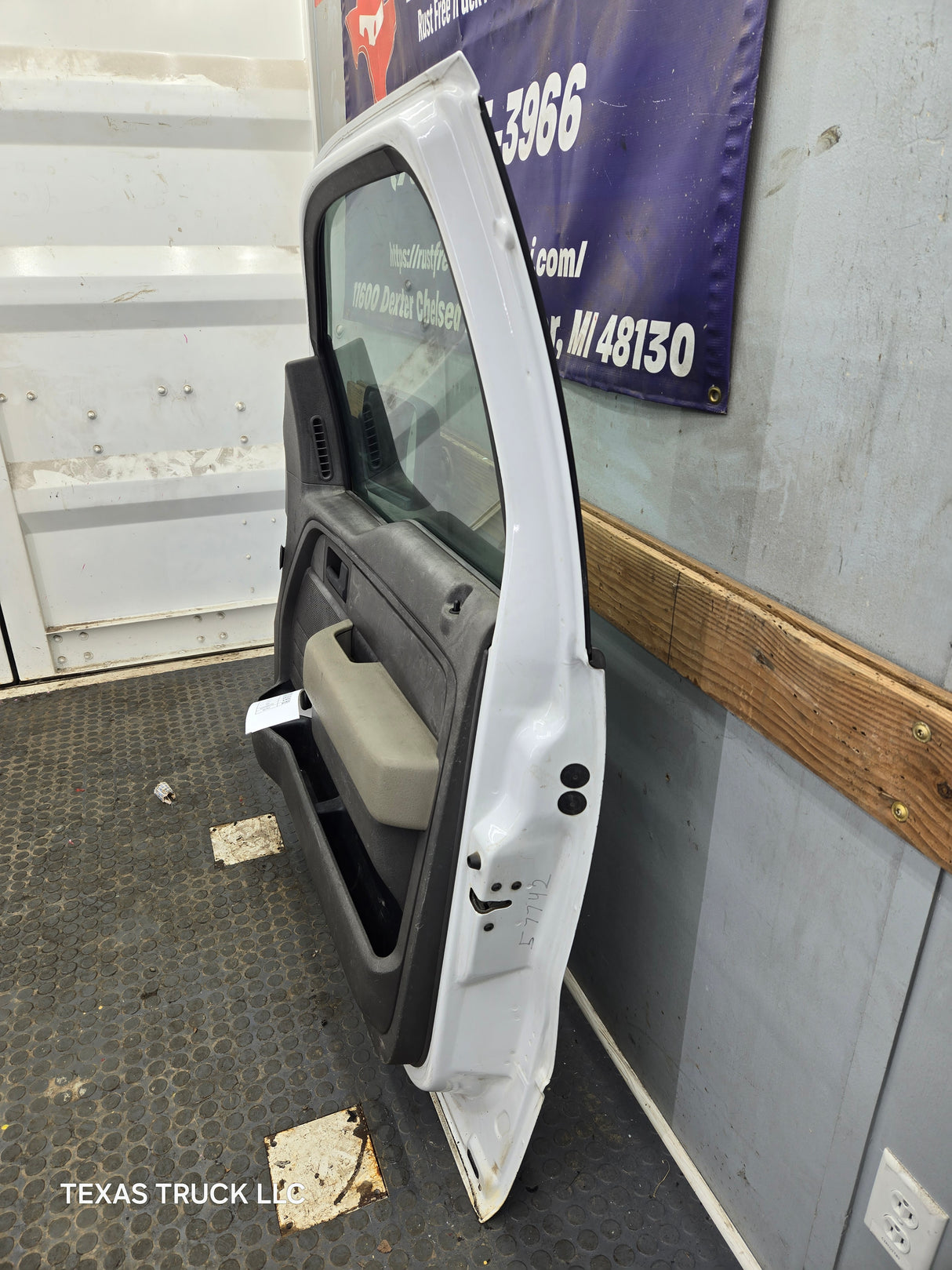 2009-2014 Ford F150 RH Passenger Side Front Door