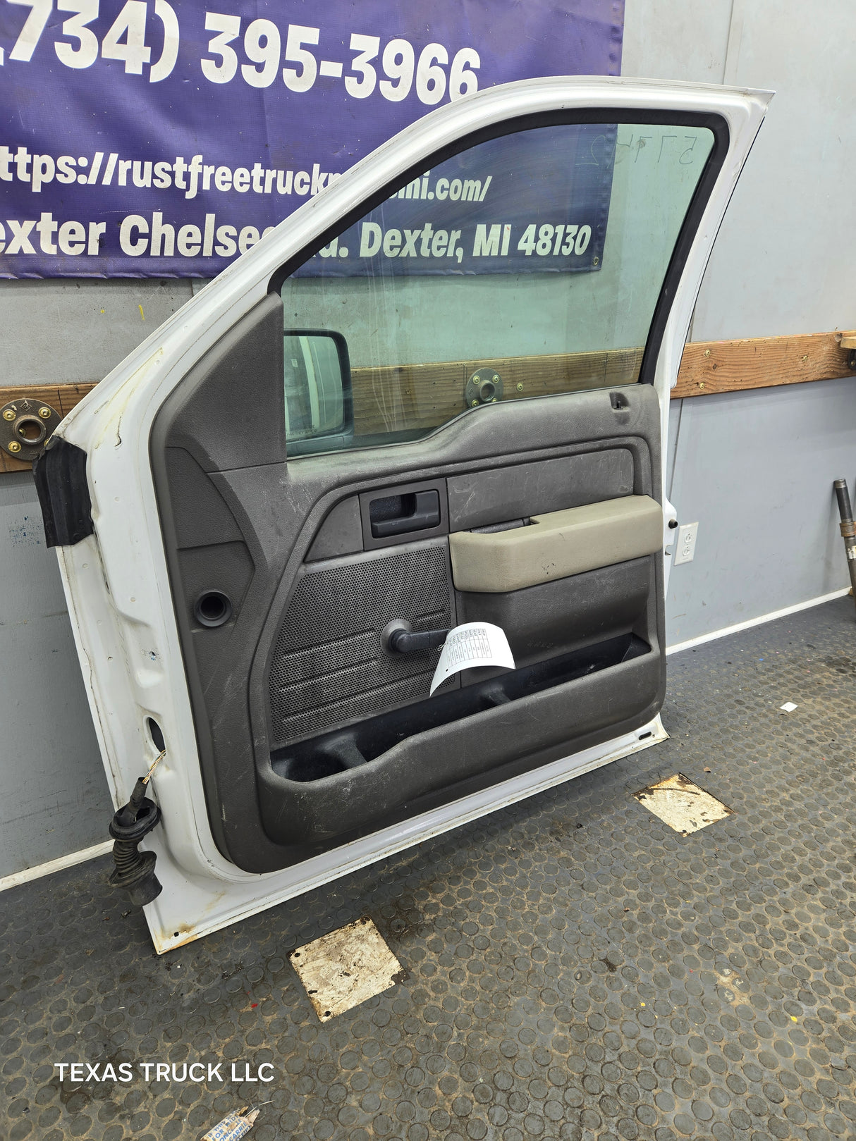 2009-2014 Ford F150 RH Passenger Side Front Door