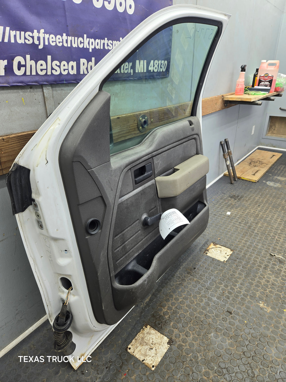2009-2014 Ford F150 RH Passenger Side Front Door