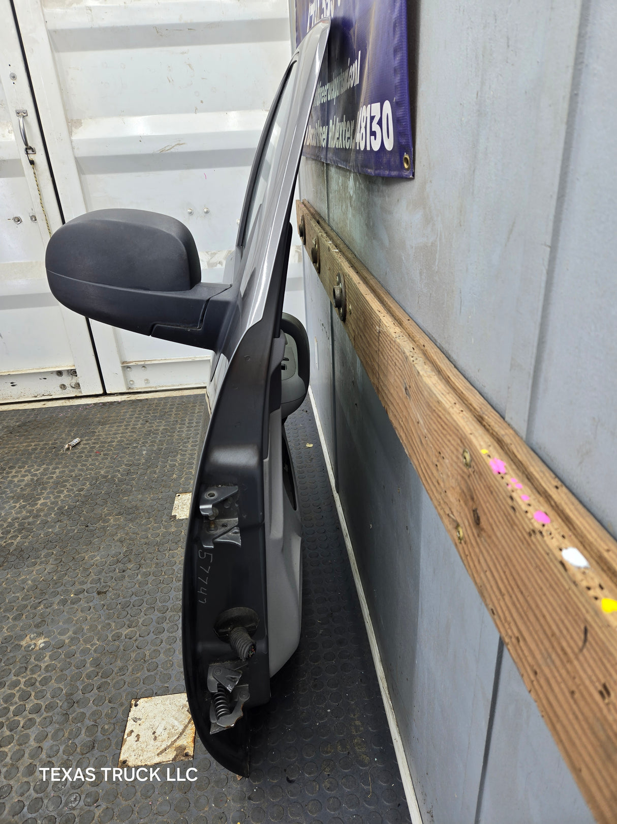 2007-2013 Chevrolet Silverado / GMC Sierra 1500 2500 3500 HD RH Front Passenger Side Door