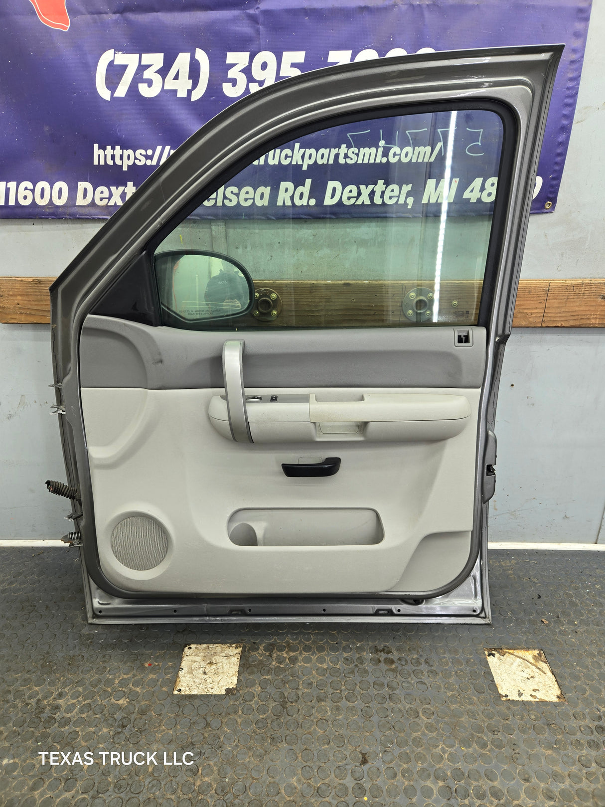 2007-2013 Chevrolet Silverado / GMC Sierra 1500 2500 3500 HD RH Front Passenger Side Door