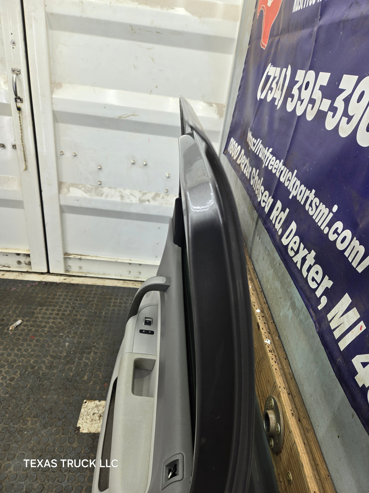 2007-2013 Chevrolet Silverado / GMC Sierra 1500 2500 3500 HD RH Front Passenger Side Door