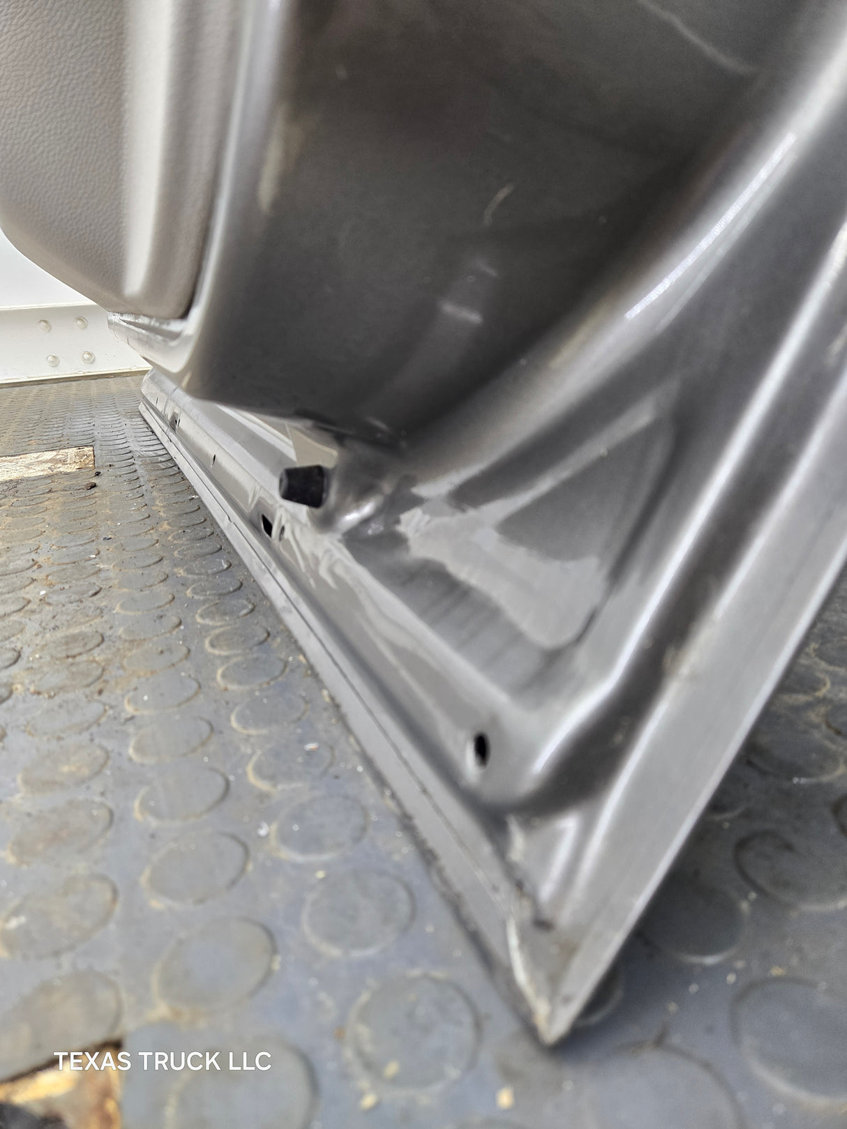 2007-2013 Chevrolet Silverado / GMC Sierra 1500 2500 3500 HD RH Front Passenger Side Door