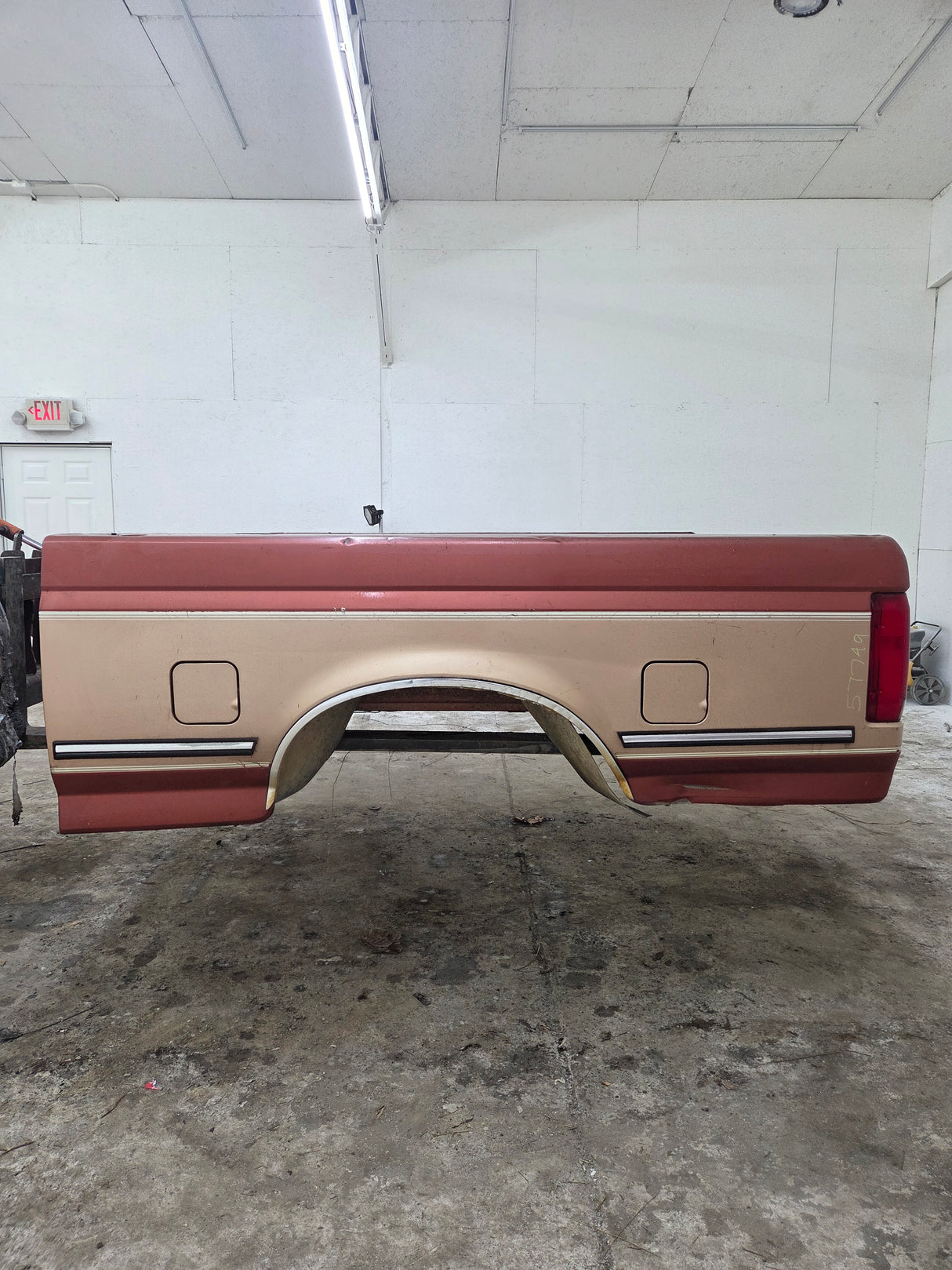 1987-1997 Ford F150 F250 F350 OBS 6' 9" Short Truck Bed