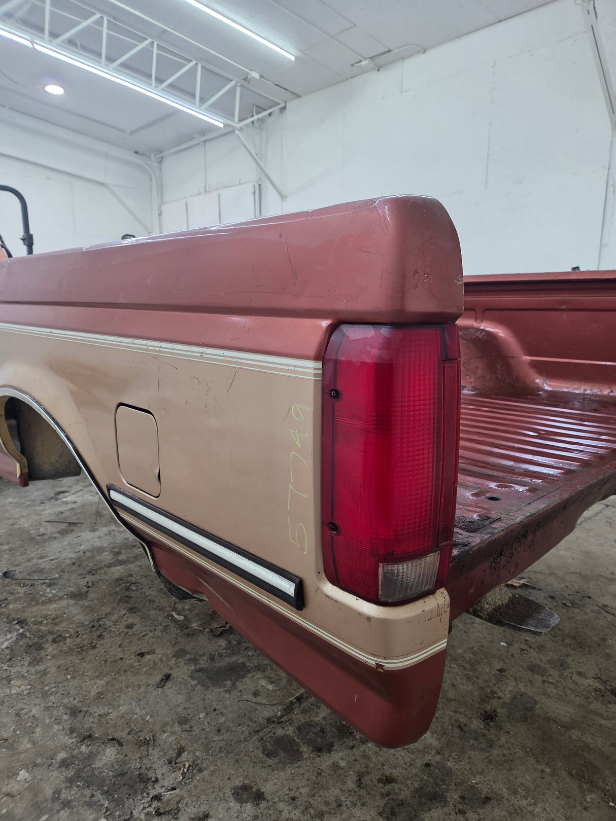 1987-1997 Ford F150 F250 F350 OBS 6' 9" Short Truck Bed