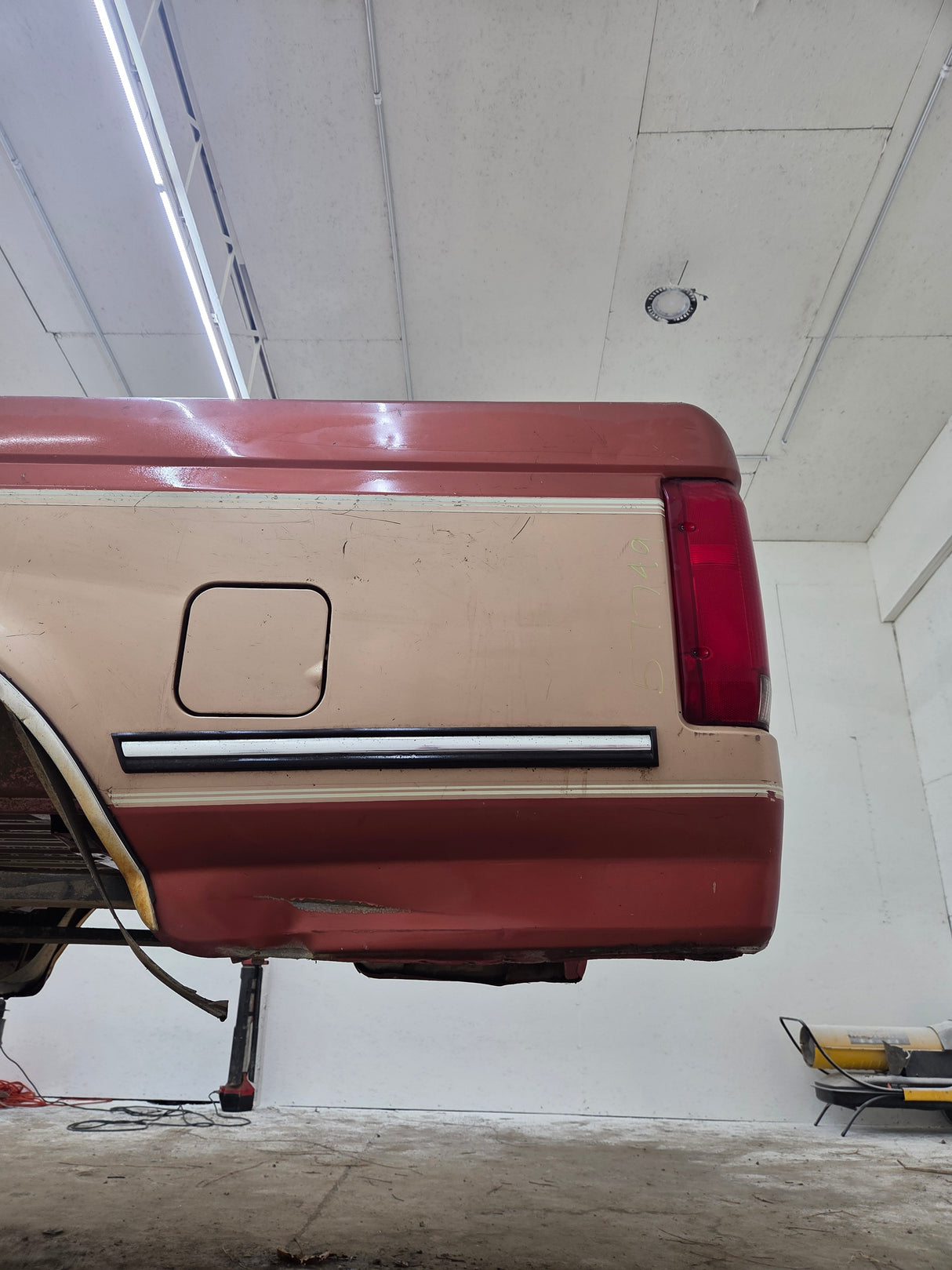 1987-1997 Ford F150 F250 F350 OBS 6' 9" Short Truck Bed