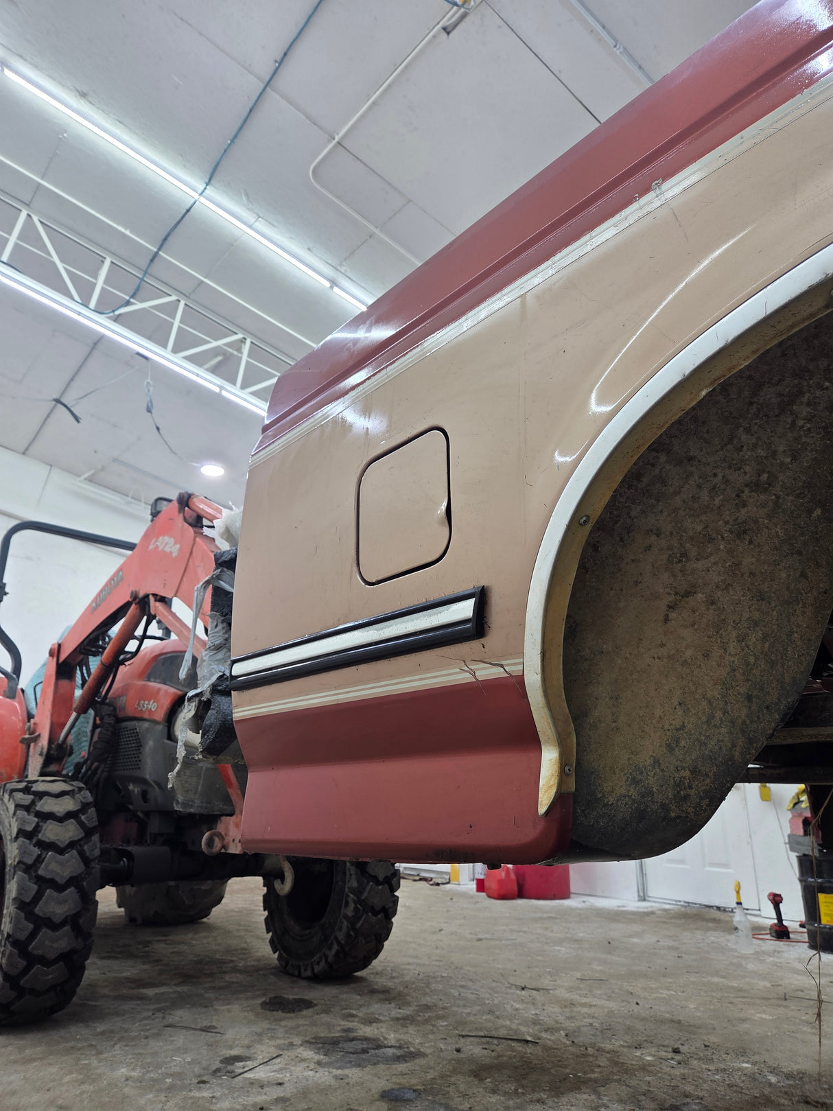 1987-1997 Ford F150 F250 F350 OBS 6' 9" Short Truck Bed