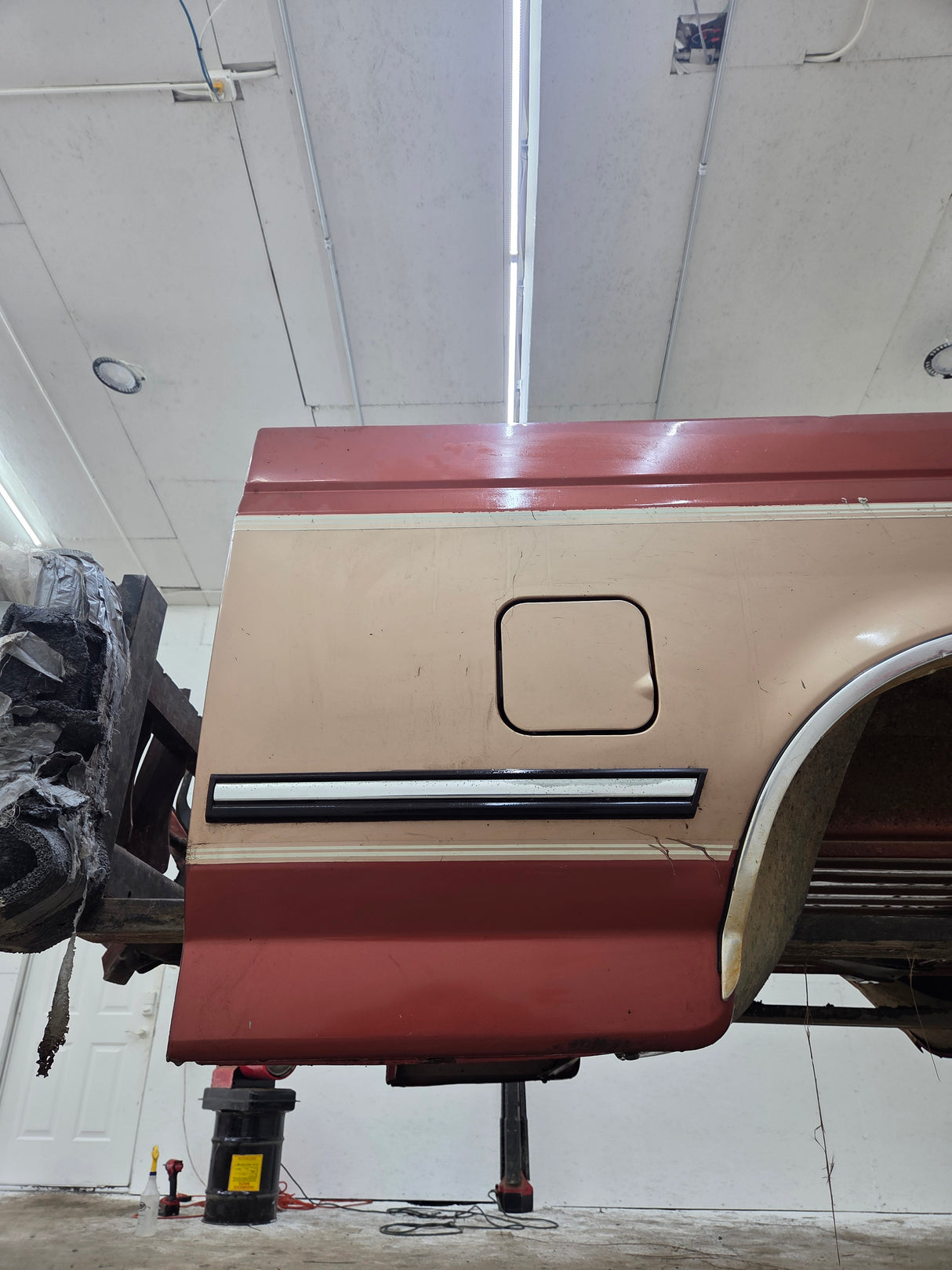 1987-1997 Ford F150 F250 F350 OBS 6' 9" Short Truck Bed