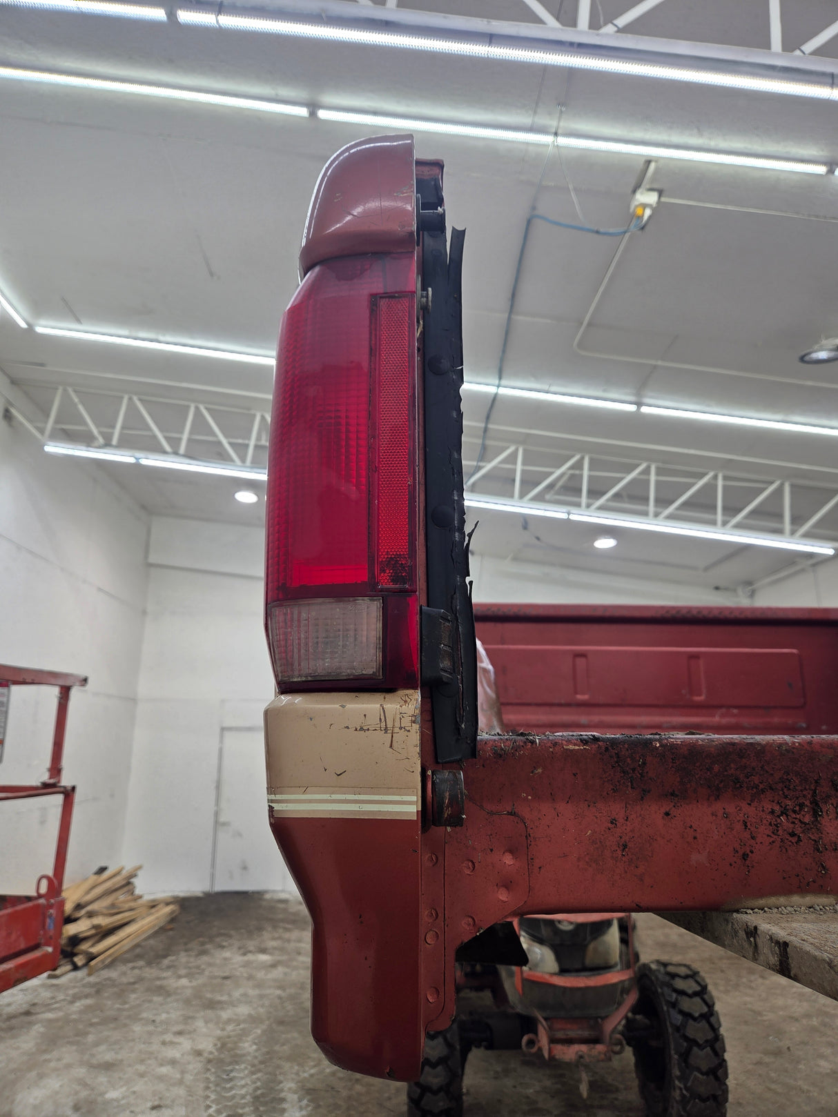 1987-1997 Ford F150 F250 F350 OBS 6' 9" Short Truck Bed