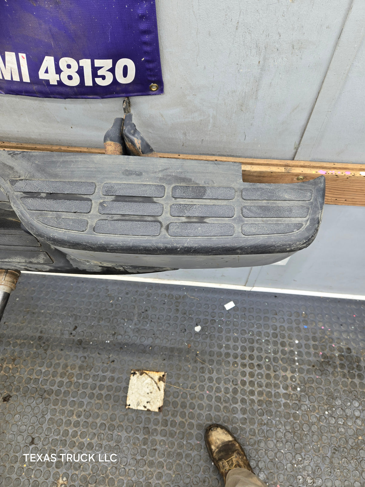 1999-2007 Chevrolet Silverado / GMC Sierra 1500 Rear Bumper