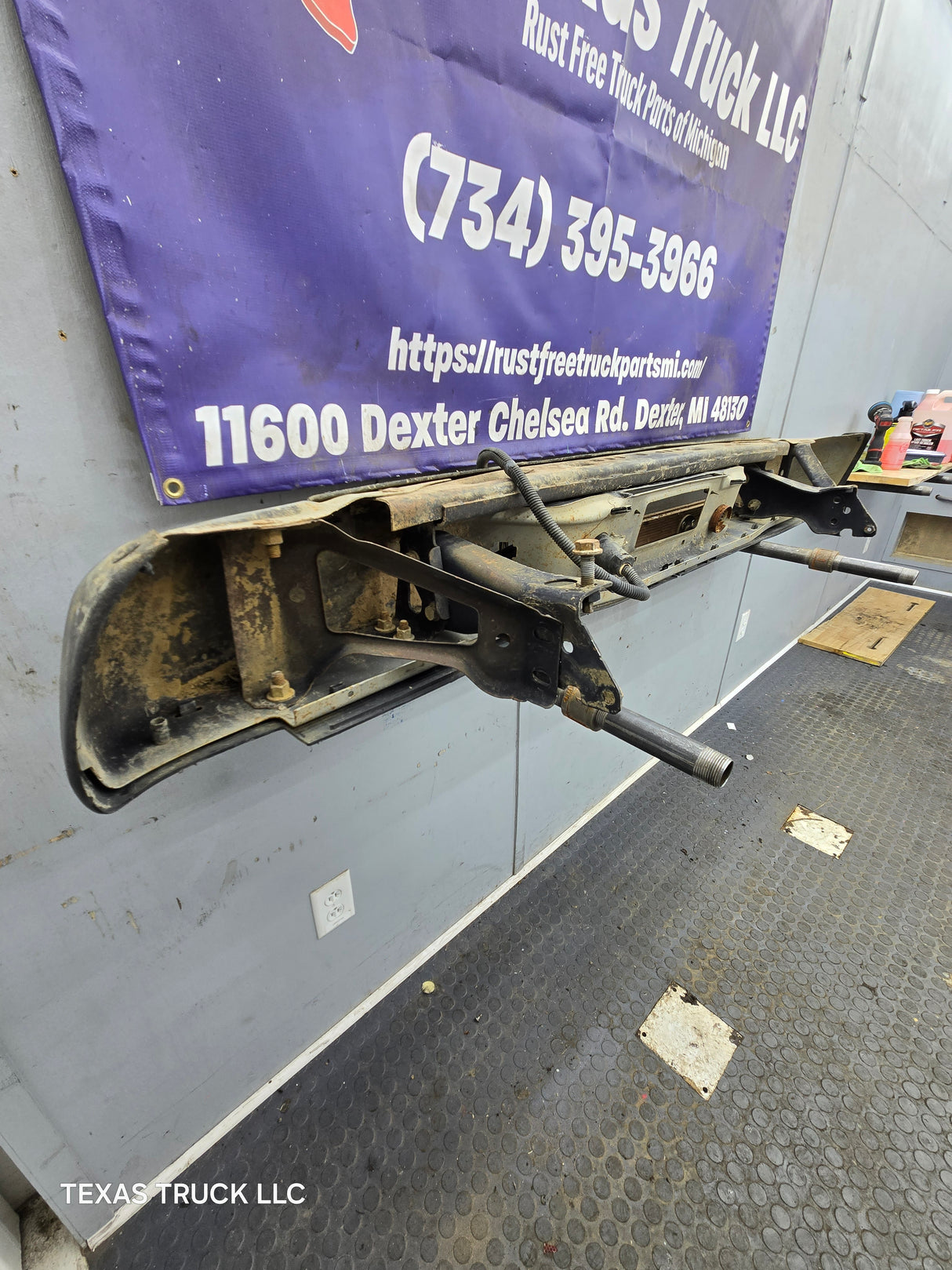 1999-2007 Chevrolet Silverado / GMC Sierra 1500 Rear Bumper