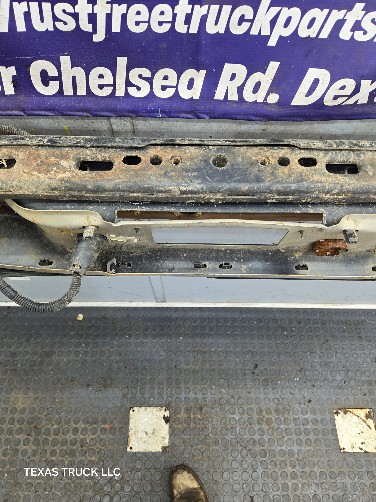 1999-2007 Chevrolet Silverado / GMC Sierra 1500 Rear Bumper