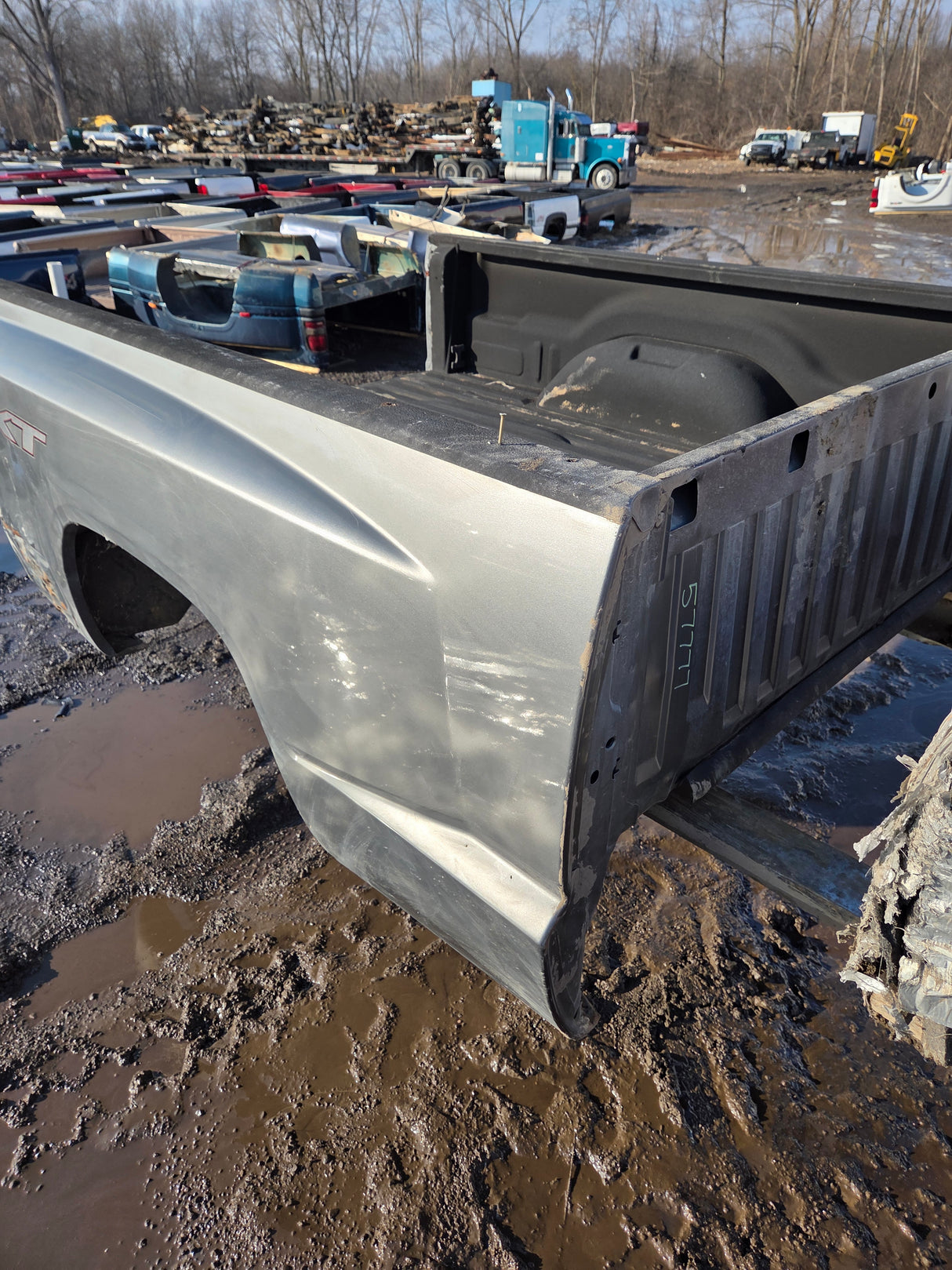 2005-2011 Dodge Dakota 3rd Gen 6' 5" Short Truck Bed