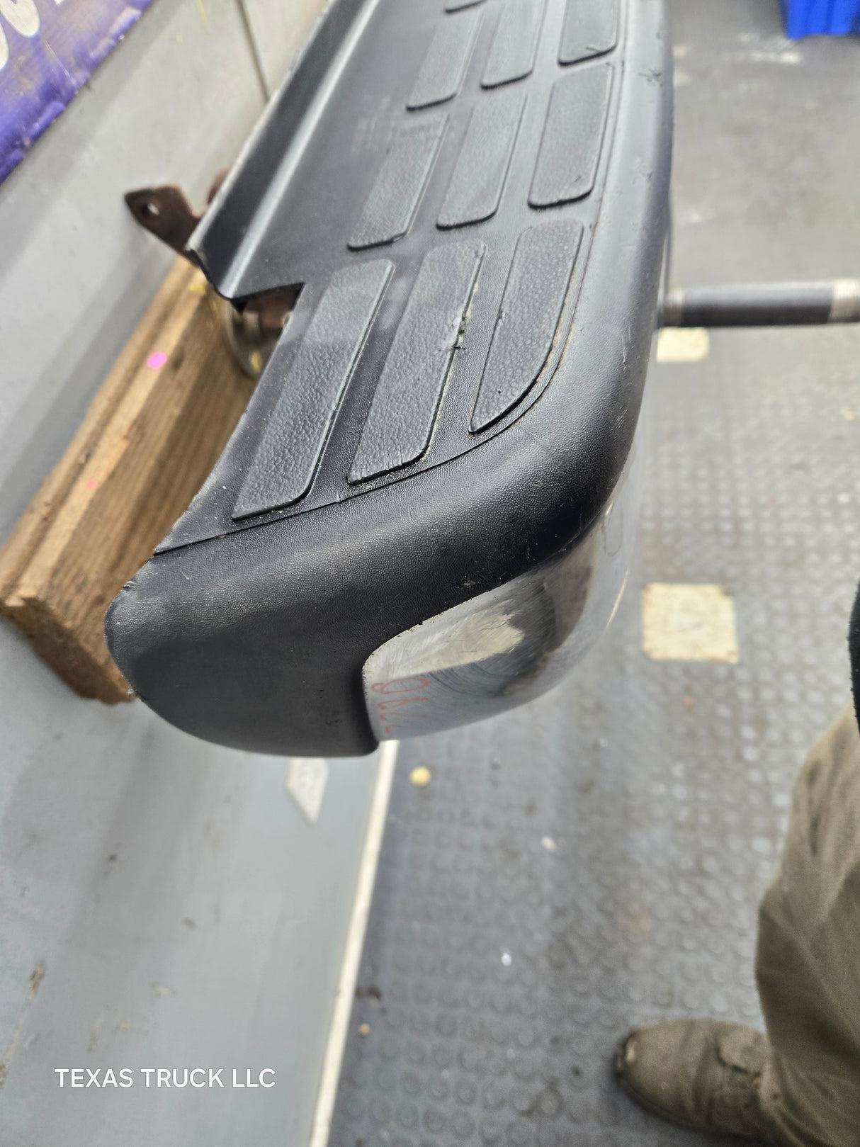 1999-2007 Chevrolet Silverado / GMC Sierra 2500 3500 HD Rear Bumper Chrome