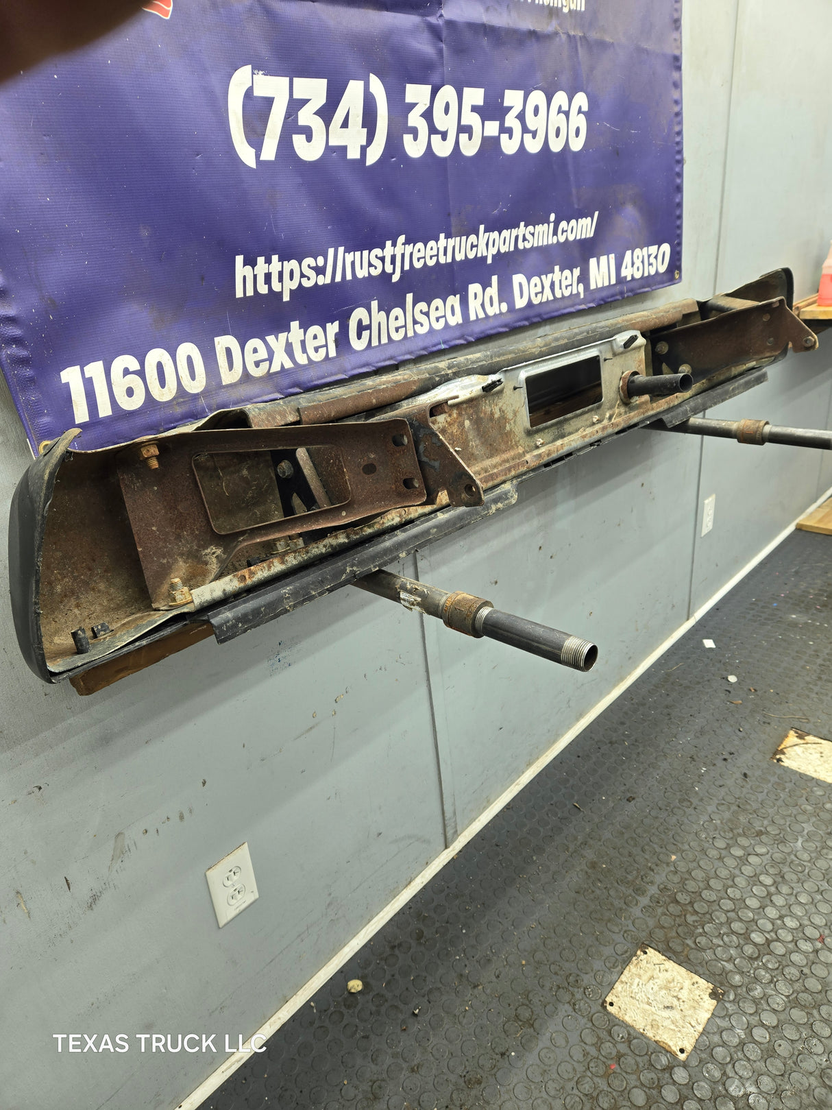 1999-2007 Chevrolet Silverado / GMC Sierra 2500 3500 HD Rear Bumper Chrome