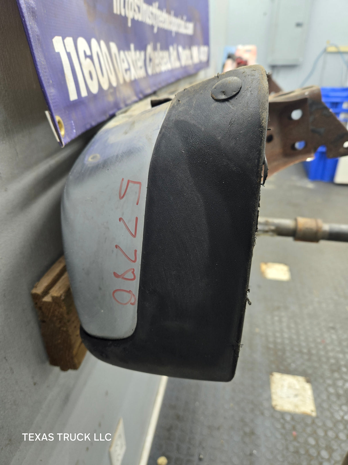 1999-2007 Chevrolet Silverado / GMC Sierra 2500 3500 HD Rear Bumper Chrome